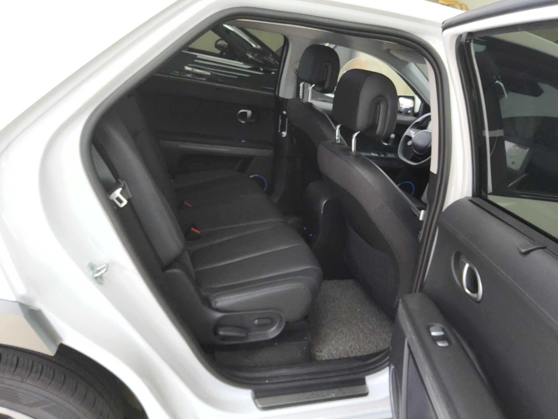 HYUNDAI IONIQ 5 EV 2WD LONG RANGE PRESTIGE 2022 - zdjęcie 13