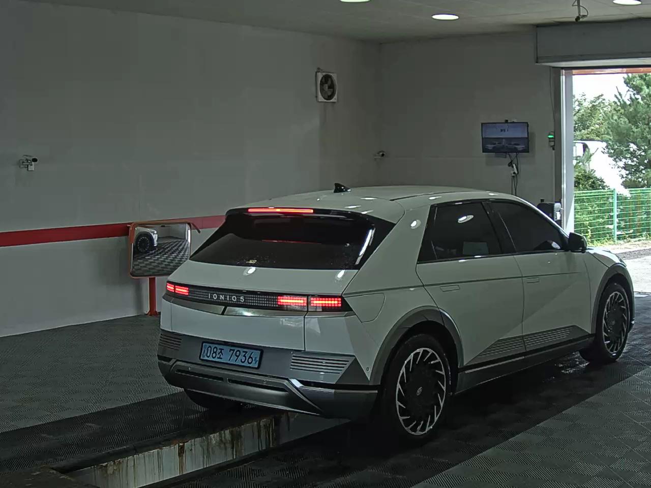 HYUNDAI IONIQ 5 EV 2WD LONG RANGE PRESTIGE 2022 - zdjęcie 5