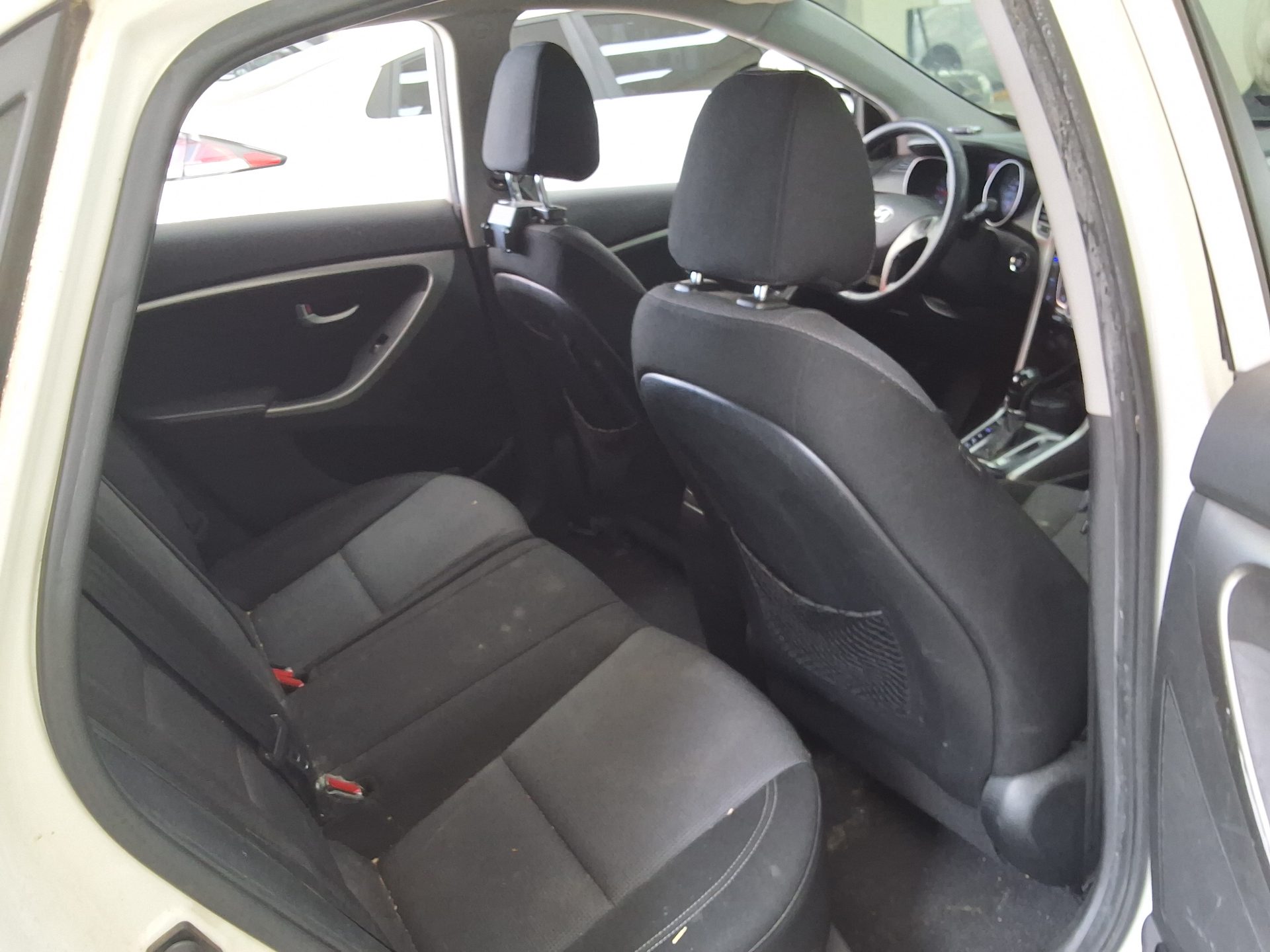 HYUNDAI NEW i30 1.6 VGT UNIQUE 2012 - zdjęcie 14