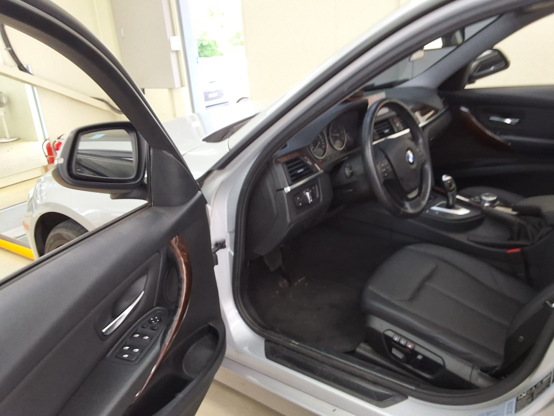 BMW 3 SERIES (6TH GEN) 320d xDRIVE 2014 - zdjęcie 11