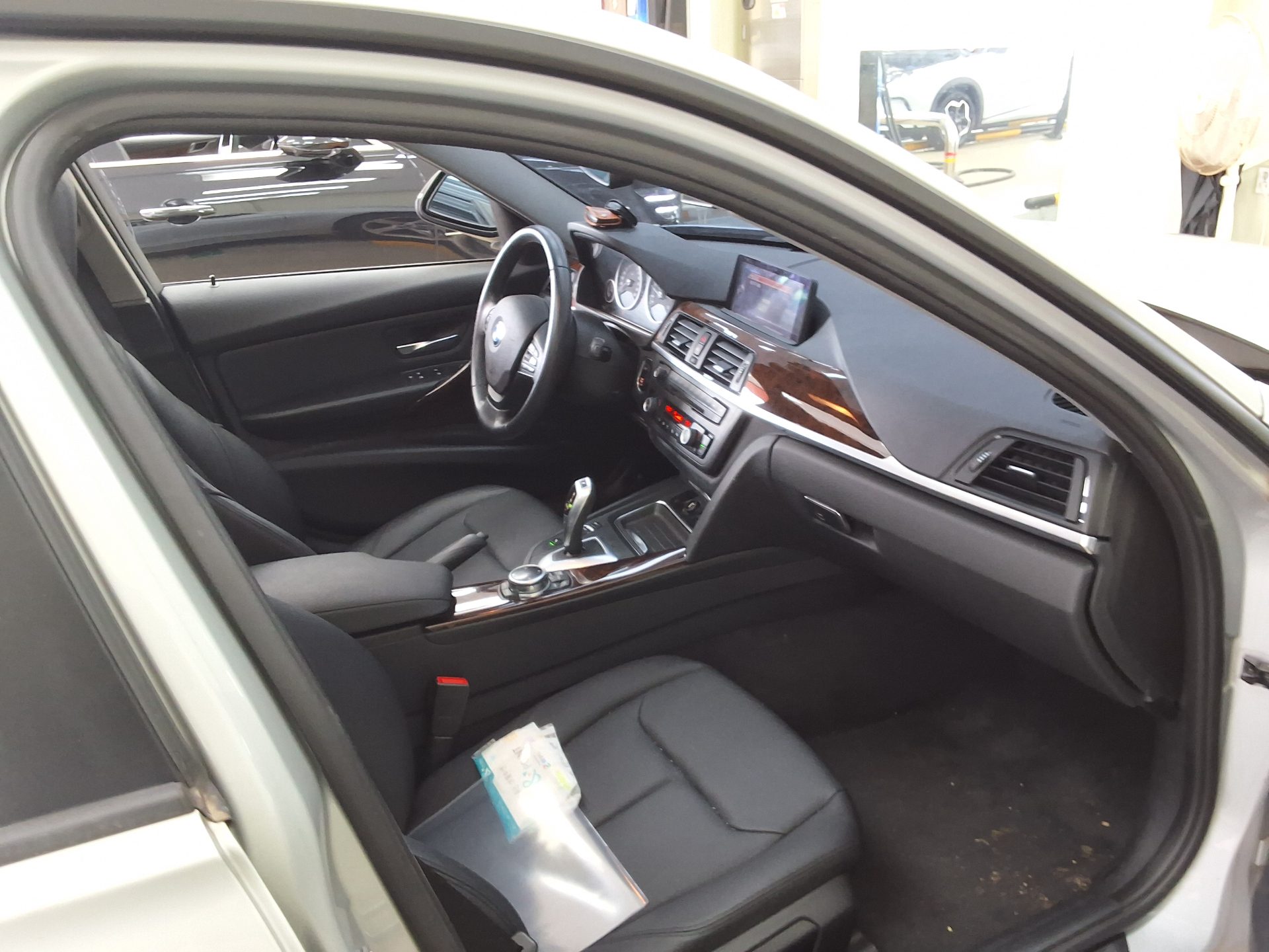 BMW 3 SERIES (6TH GEN) 320d xDRIVE 2014 - zdjęcie 15