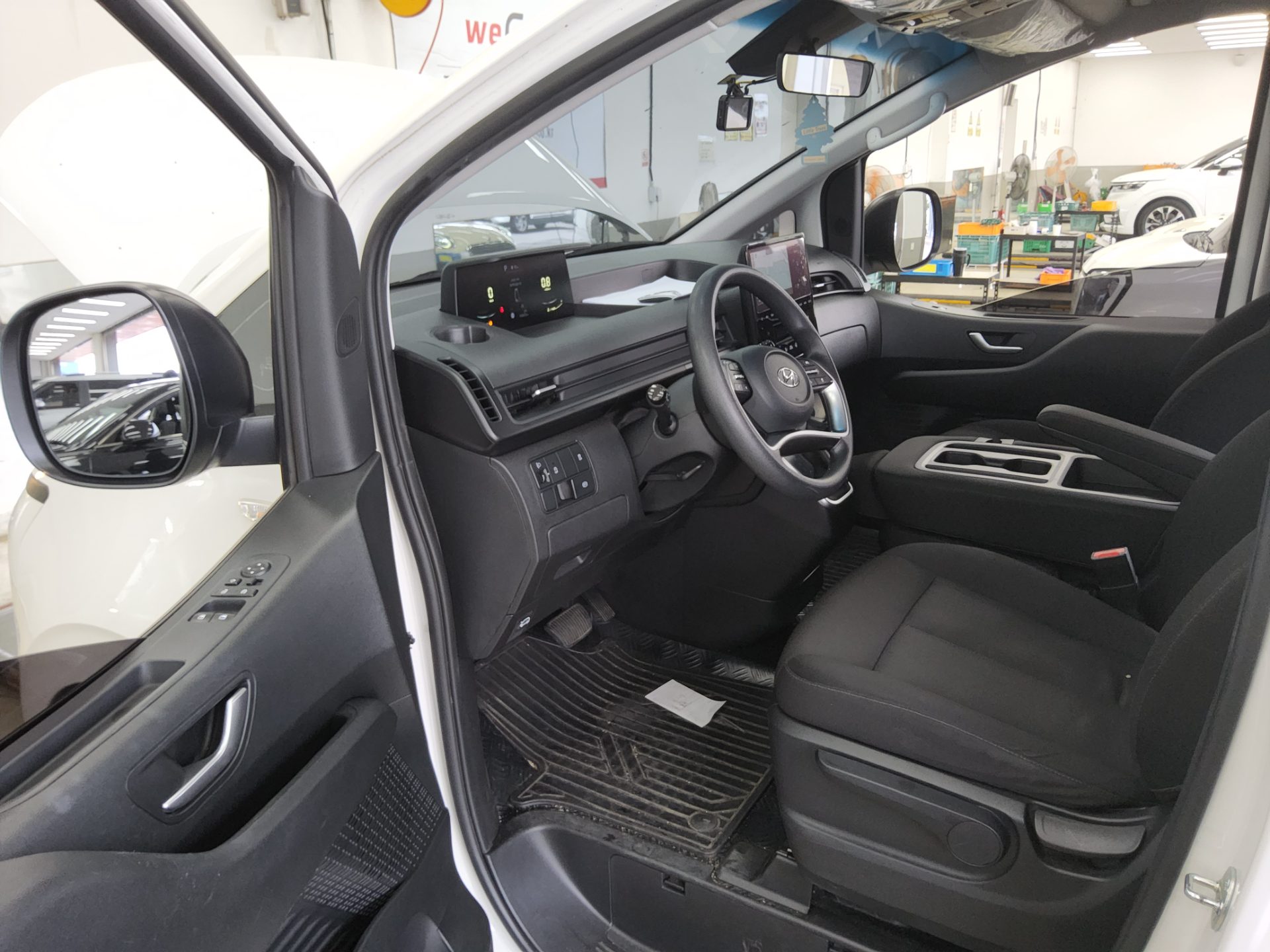 HYUNDAI STARIA 2.2 DIESEL TOURER 11-SEATER 2WD SMART 2023 - zdjęcie 10