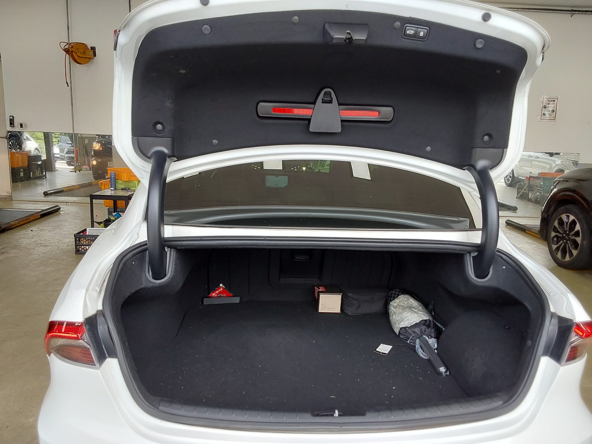 HYUNDAI THE NEW GRANDEUR IG HYBRID 2.4 HEV LE BLANC 2022 - zdjęcie 15