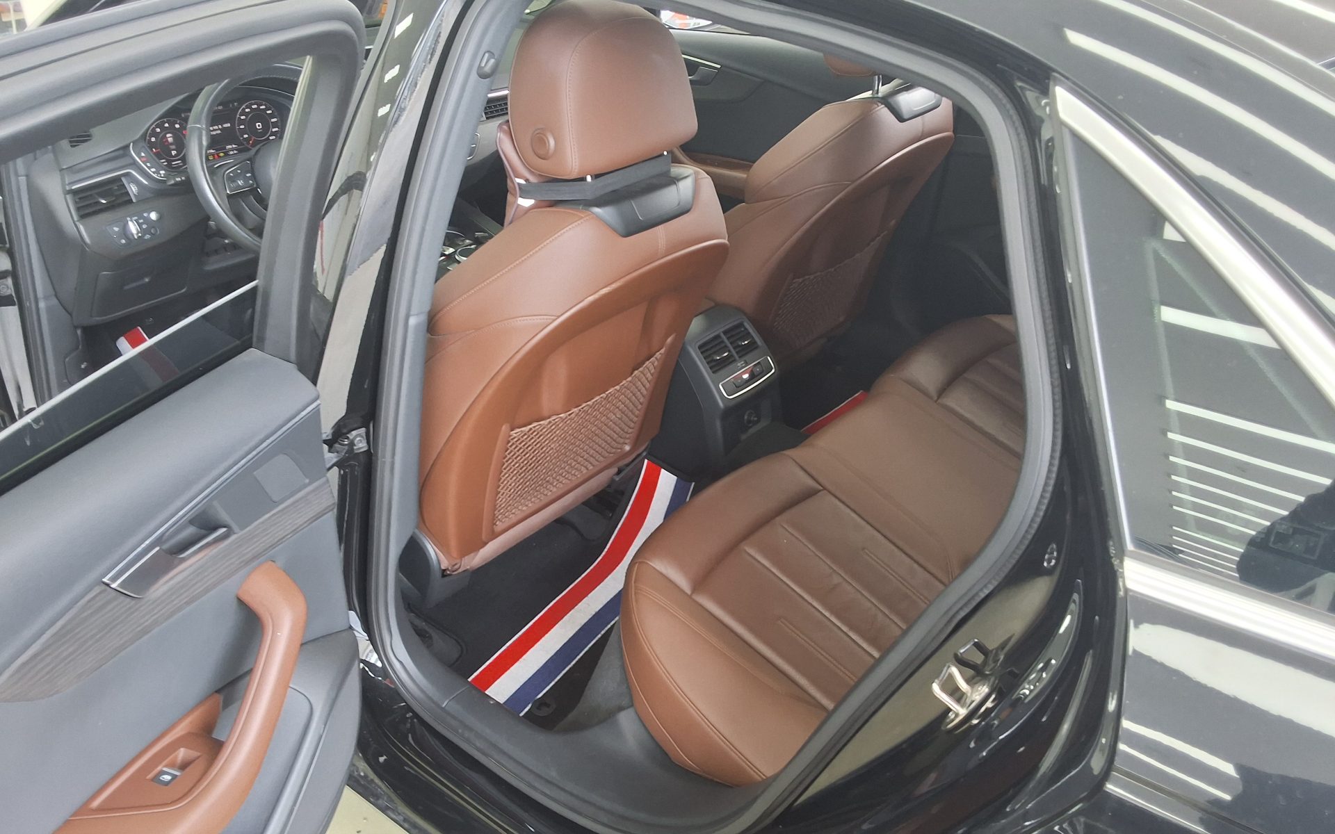 AUDI A4 (5TH GEN) 40 TFSI PREMIUM 2019 - zdjęcie 12