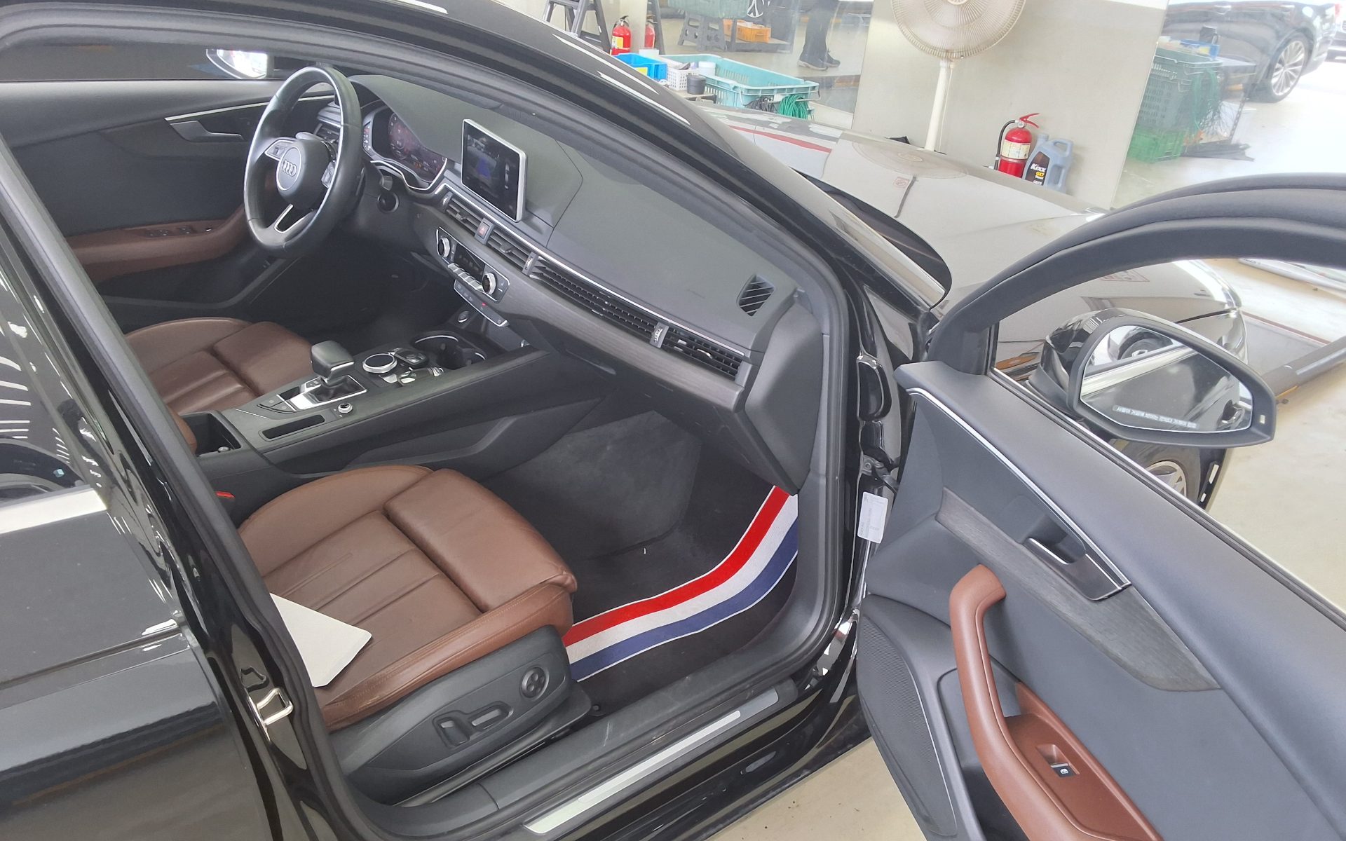 AUDI A4 (5TH GEN) 40 TFSI PREMIUM 2019 - zdjęcie 14