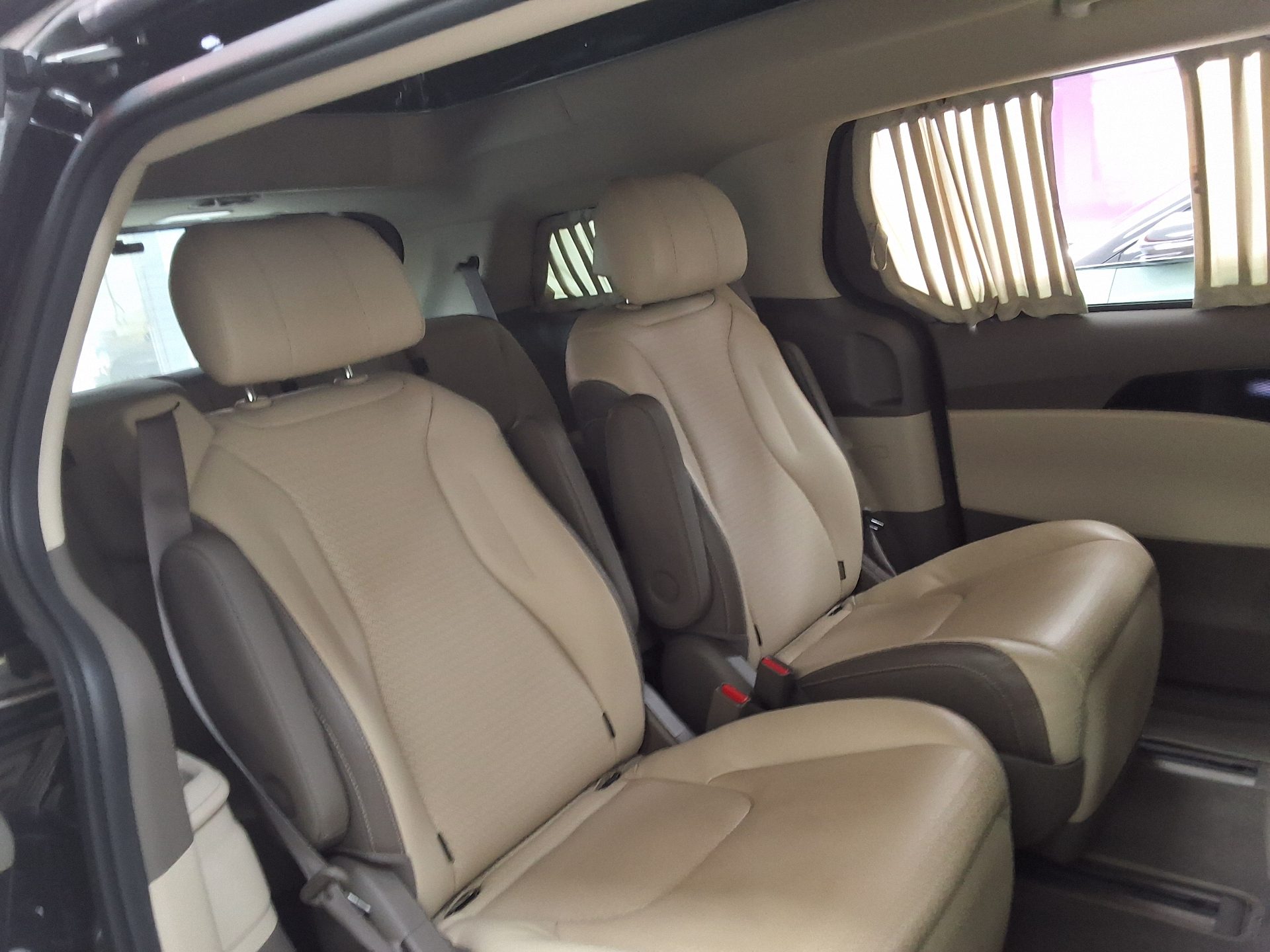 KIA NEW CARNIVAL (KA4) HI-LIMOUSINE 7-SEATER GASOLINE SIGNATURE 2021 - zdjęcie 14