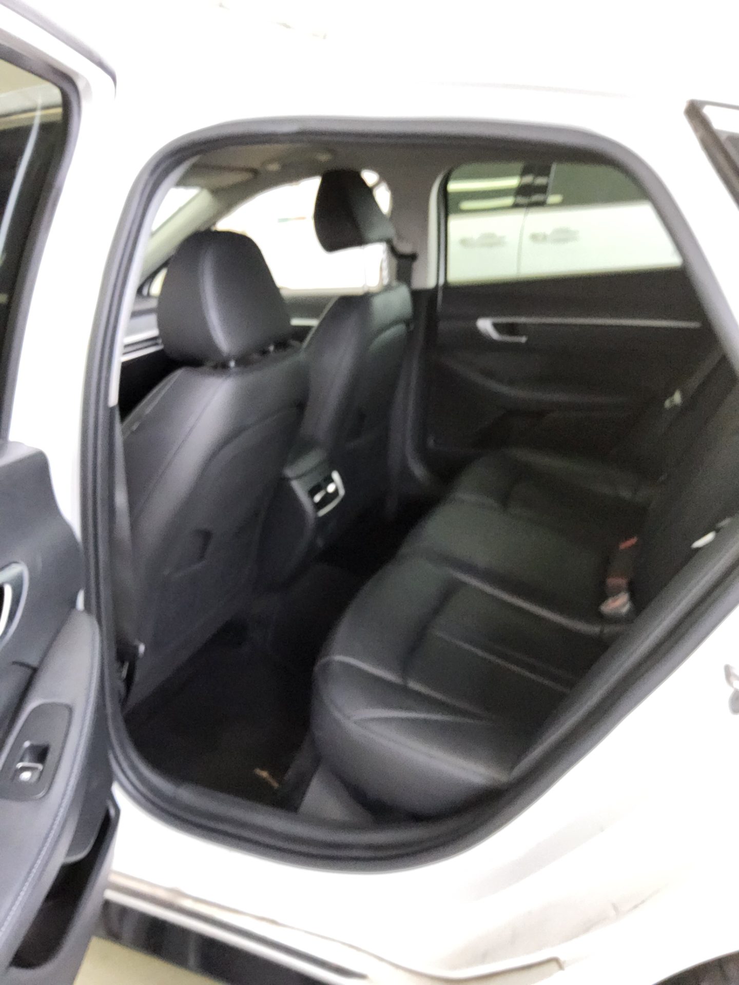 HYUNDAI SONATA THE EDGE GASOLINE 2.0 PREMIUM 2024 - zdjęcie 12