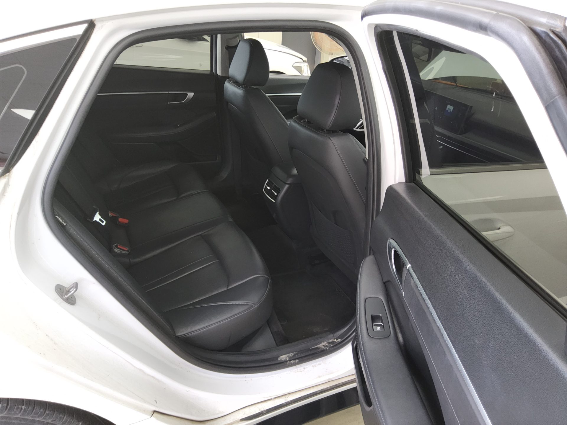 HYUNDAI SONATA THE EDGE GASOLINE 2.0 PREMIUM 2024 - zdjęcie 13