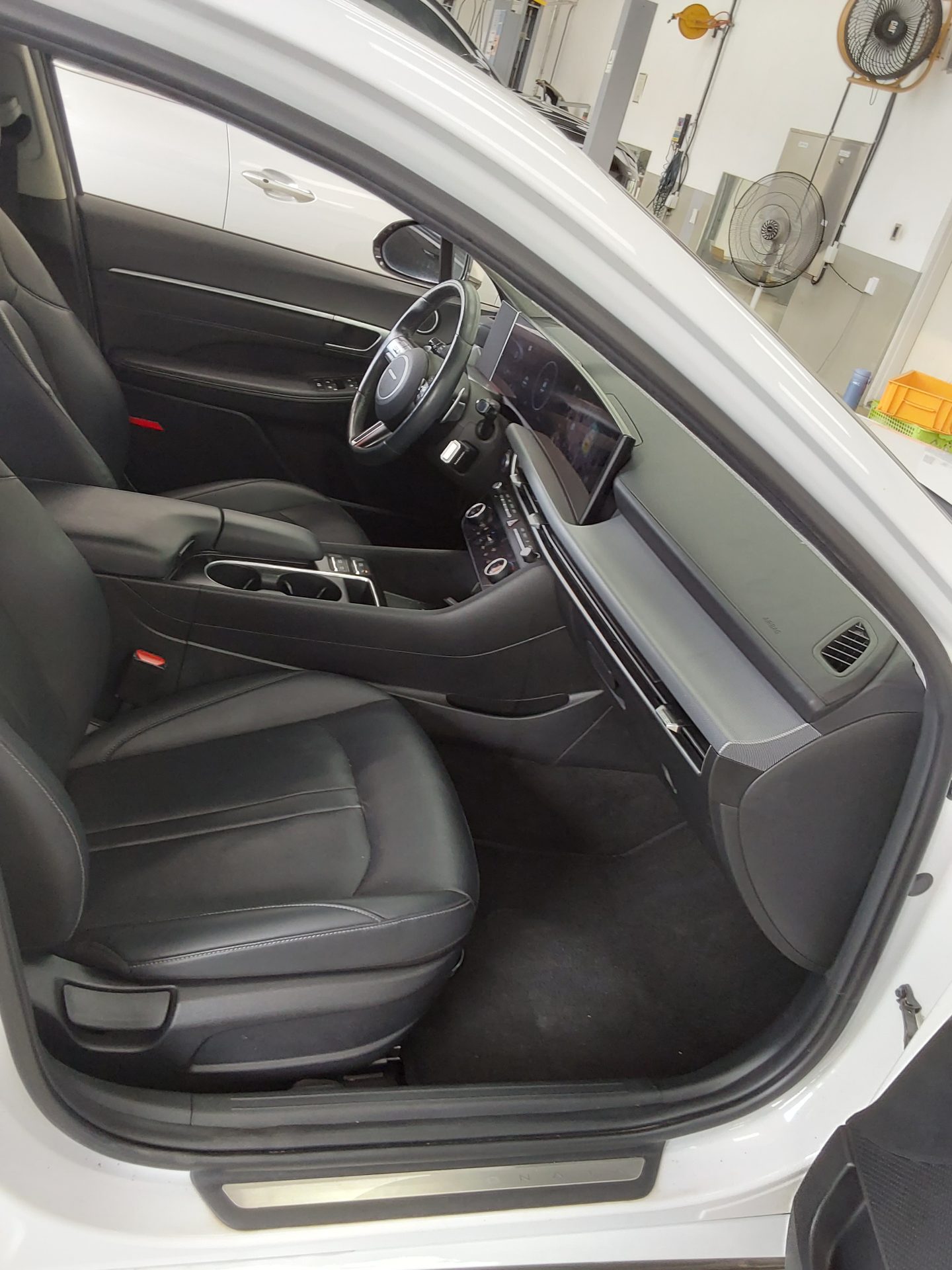 HYUNDAI SONATA THE EDGE GASOLINE 2.0 PREMIUM 2024 - zdjęcie 14
