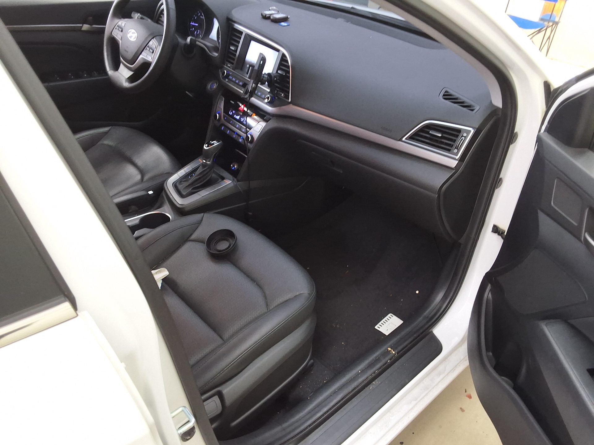 HYUNDAI AVANTE AD 1.6 GDi MODERN SPECIAL 2016 - zdjęcie 14
