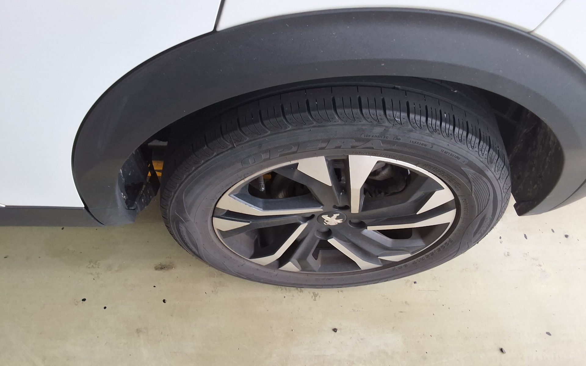 PEUGEOT 2008 (2ND GEN) 1.5 BlueHDi ALLURE 2021 - zdjęcie 24