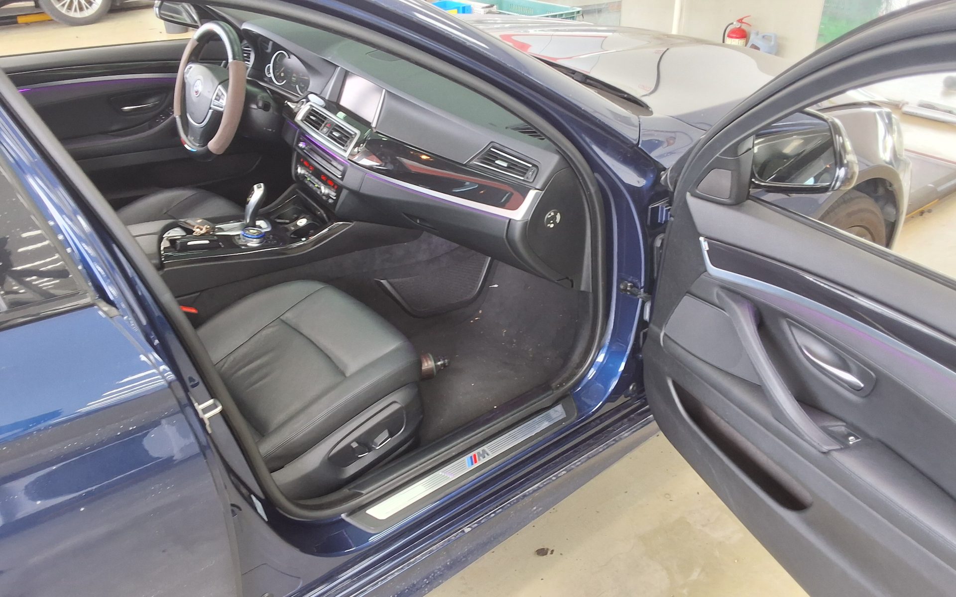 BMW 5 SERIES (6TH GEN) 520d M AERODYNAMIC 2016 - zdjęcie 14