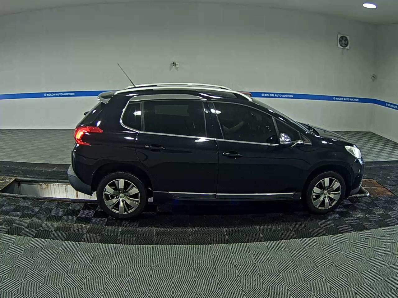 PEUGEOT 2008 1.6 e-HDi FELINE L 2016 - zdjęcie 4