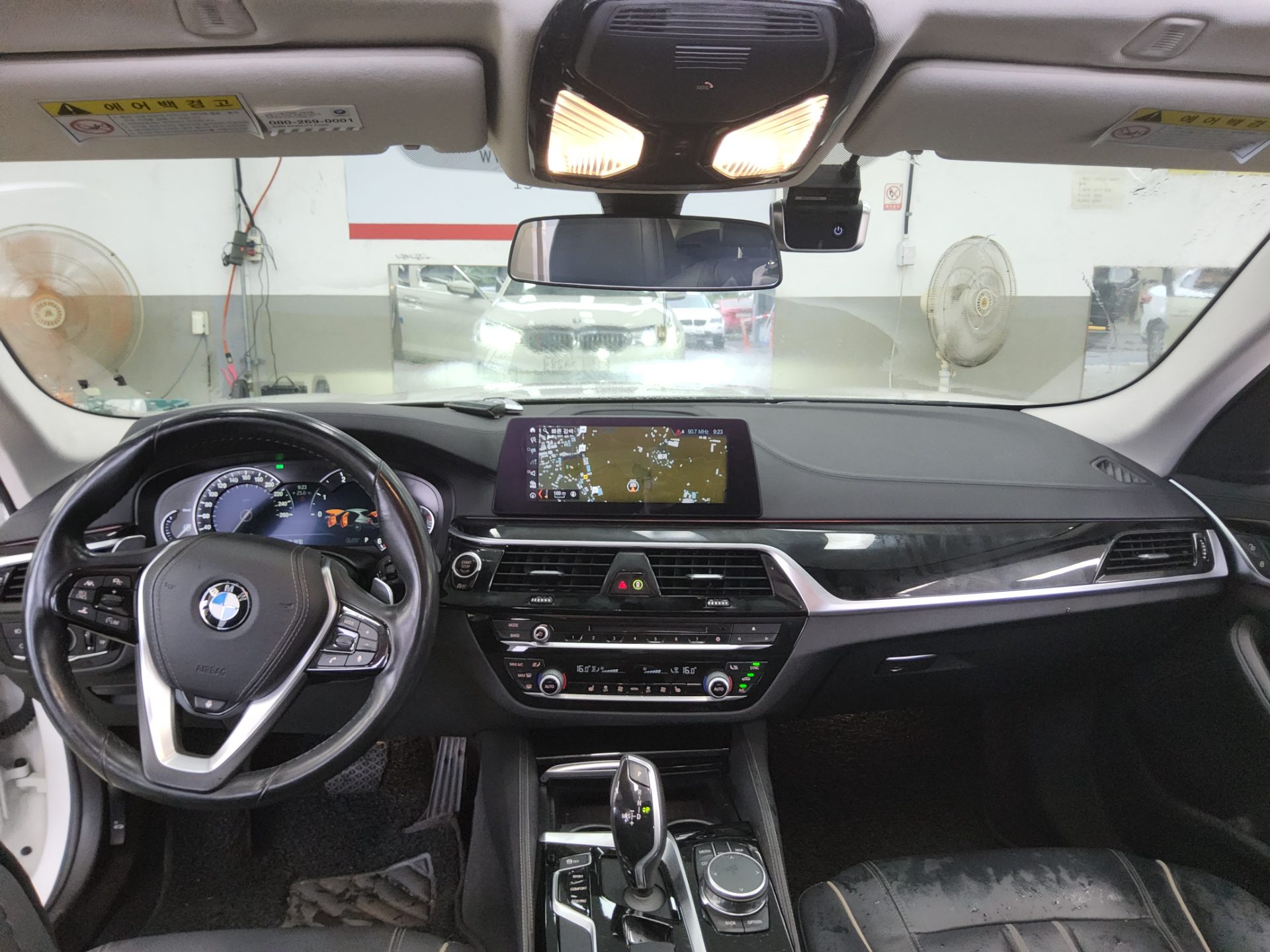 BMW 5 SERIES (7TH GEN) 520d LUXURY LINE SPECIAL 2018 - zdjęcie 11
