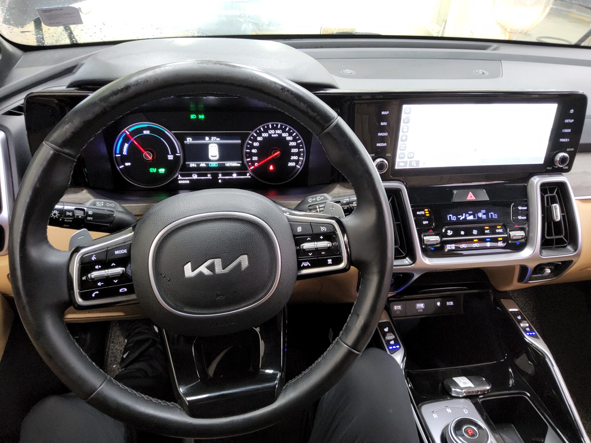 KIA NEW SORENTO HYBRID (MQ4) 1.6 HEV 2WD PRESTIGE 2023 - zdjęcie 17