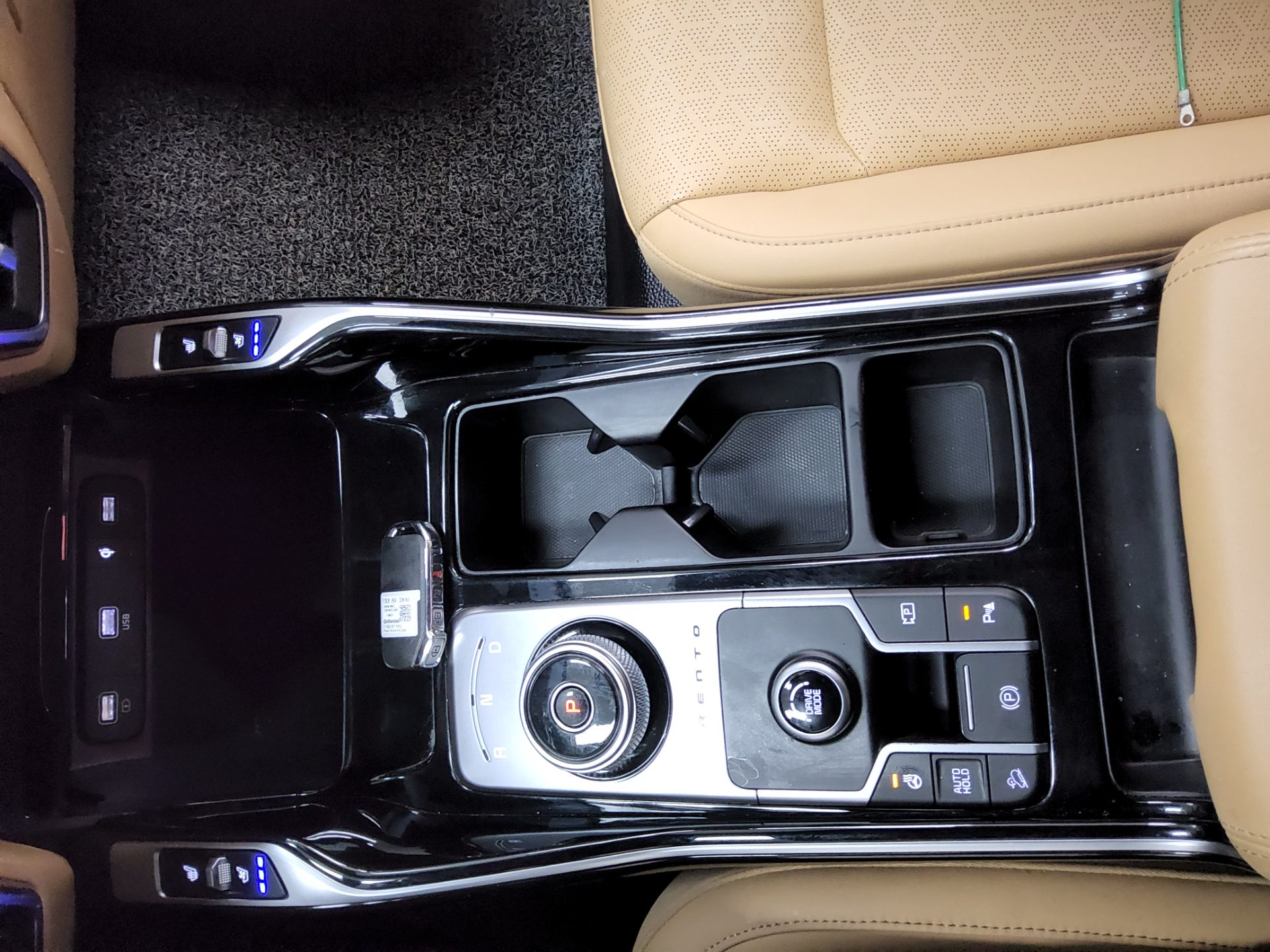 KIA NEW SORENTO HYBRID (MQ4) 1.6 HEV 2WD PRESTIGE 2023 - zdjęcie 19