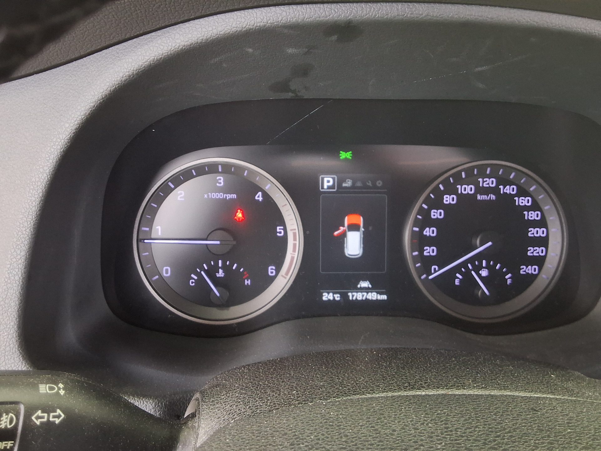 HYUNDAI ALL NEW TUCSON DIESEL 1.7 2WD PREMIUM 2017 - zdjęcie 9