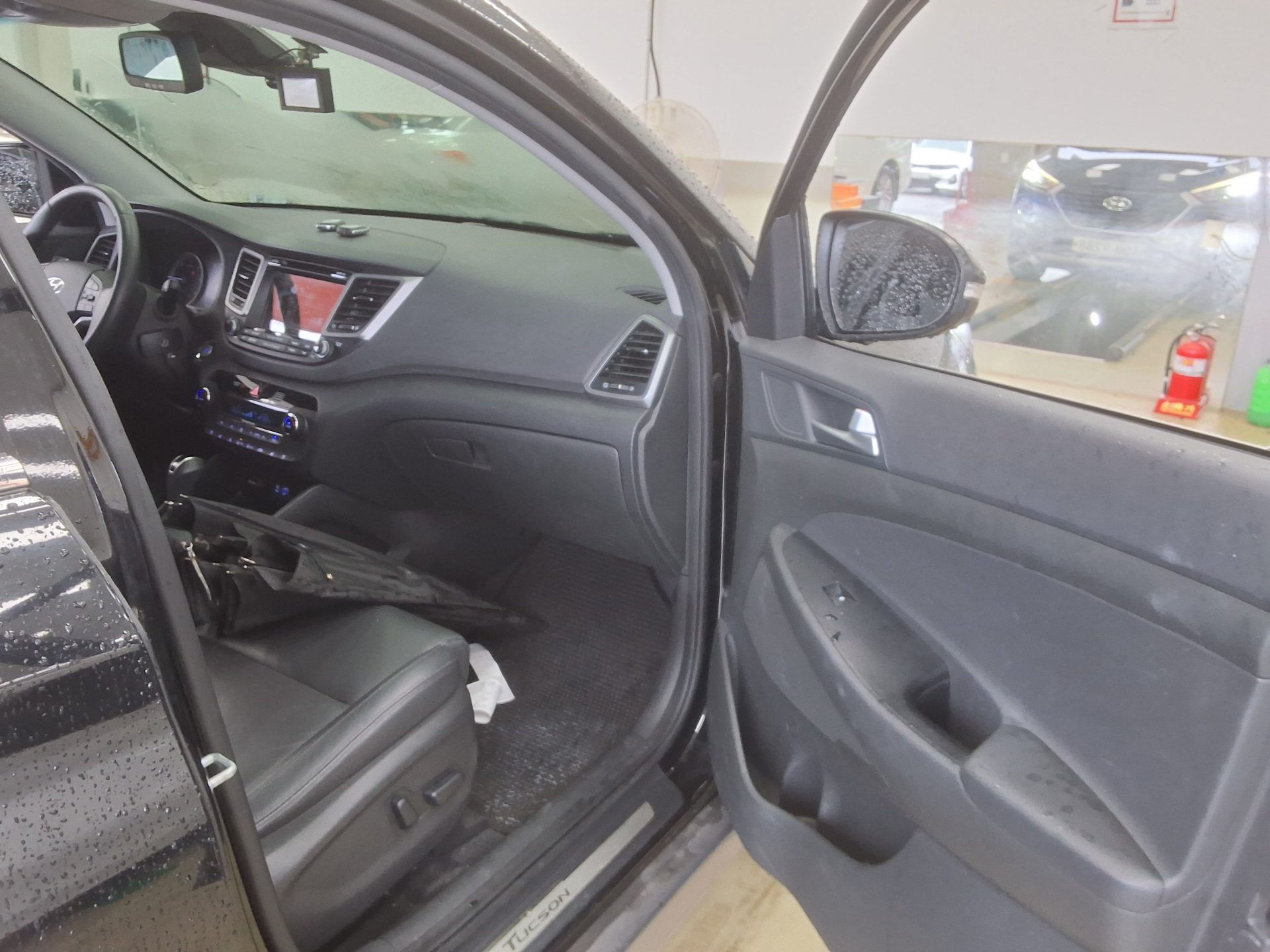 HYUNDAI ALL NEW TUCSON DIESEL 1.7 2WD PREMIUM 2017 - zdjęcie 14