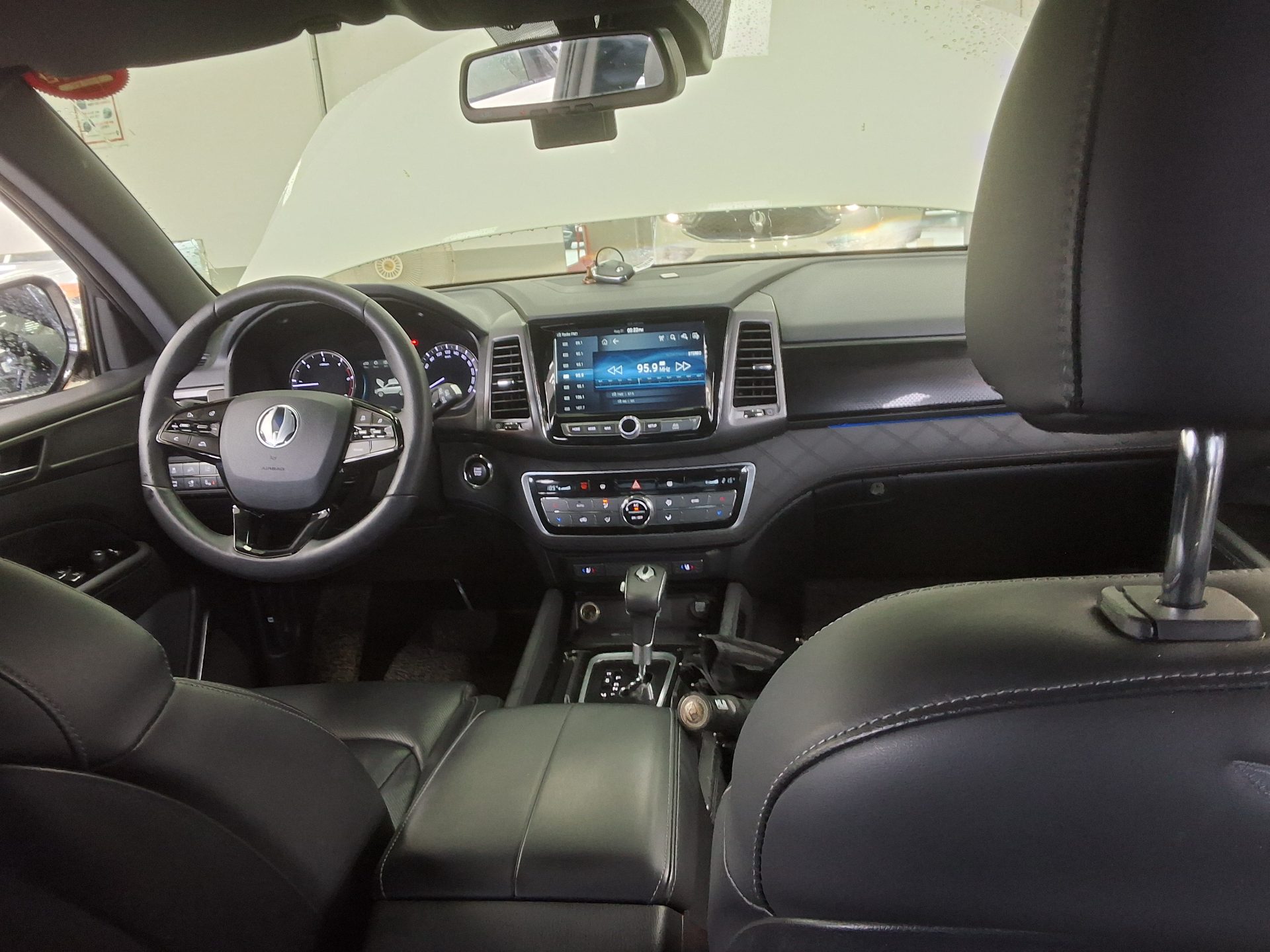 KG MOBILITY (SSANGYONG) G4 REXTON 2.2 2WD HERITAGE 2020 - zdjęcie 11