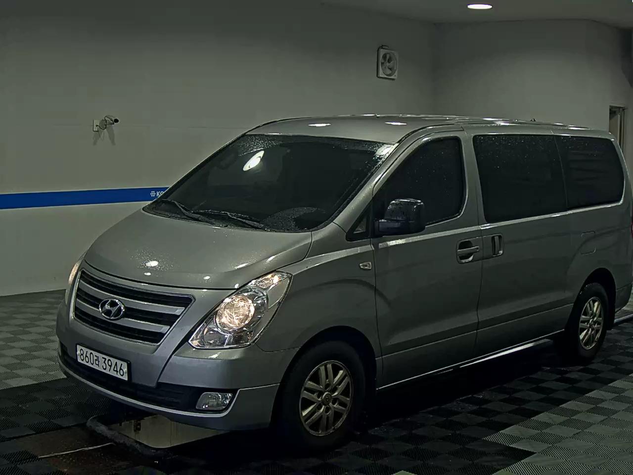 HYUNDAI GRAND STAREX 3-SEATER DIESEL VAN MODERN 2018 - zdjęcie 2