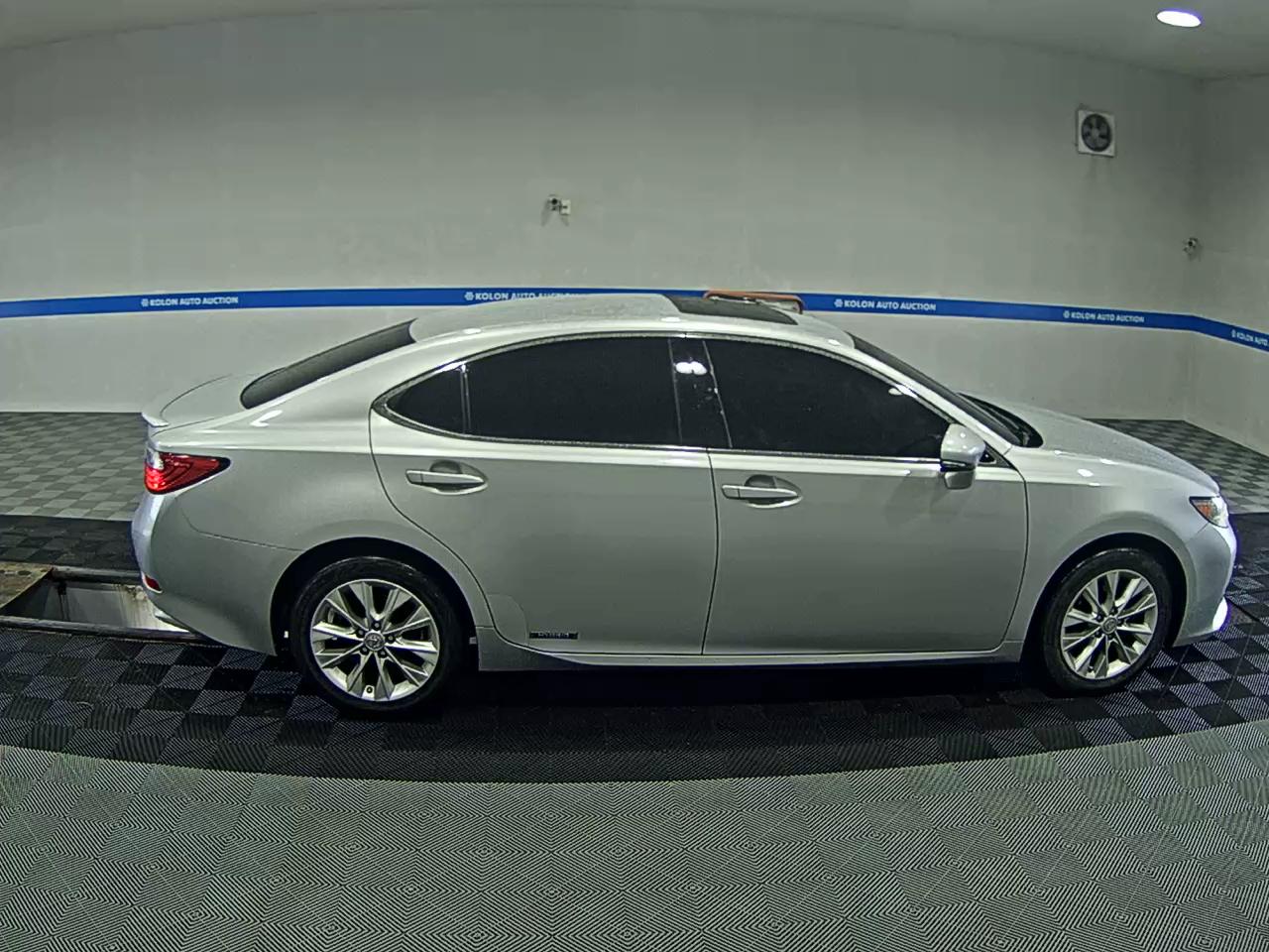 LEXUS ES (6TH GEN) 300h 2013 - zdjęcie 4