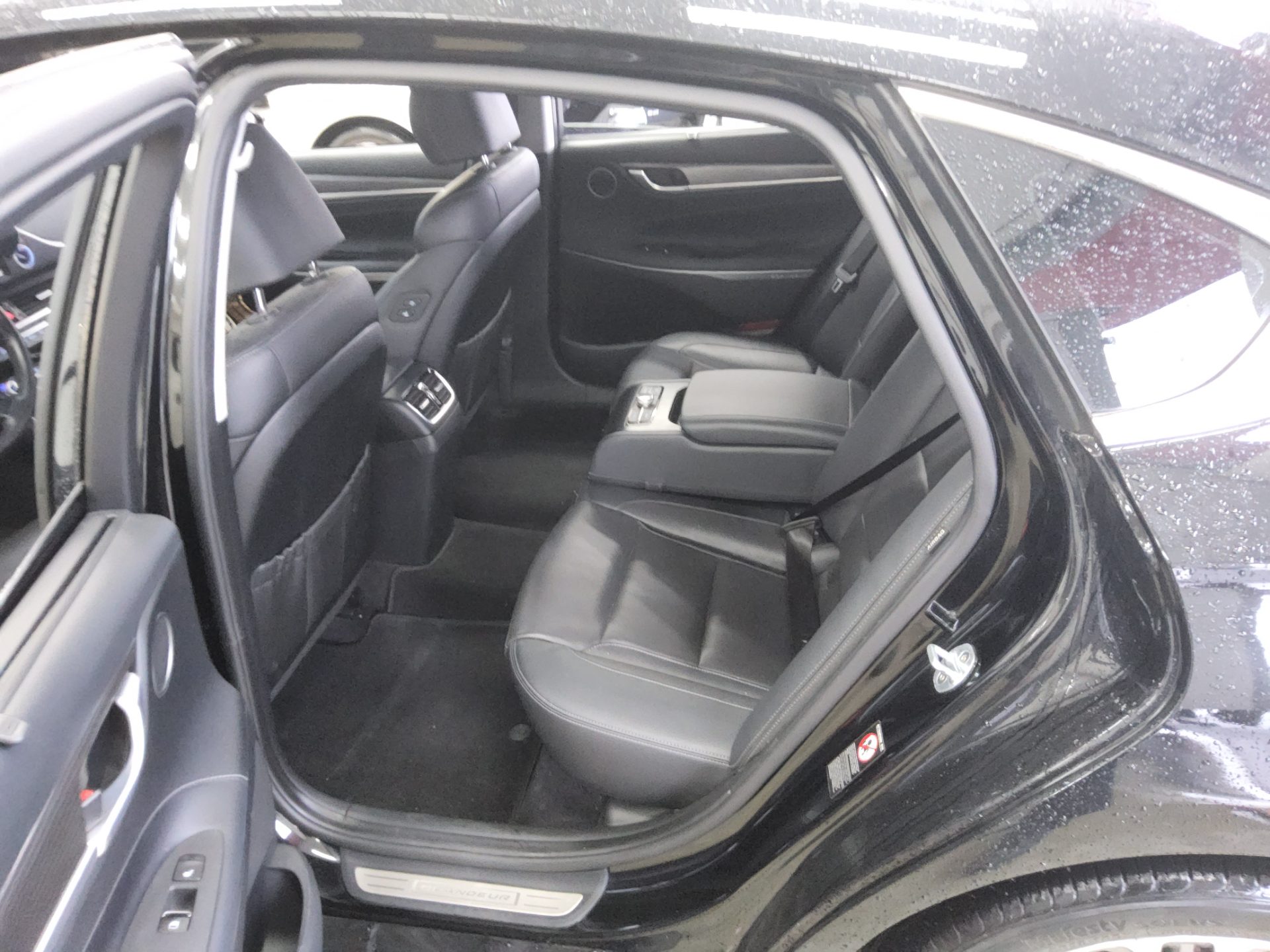 HYUNDAI GRANDEUR IG 3.0 GDi EXCLUSIVE 2018 - zdjęcie 12