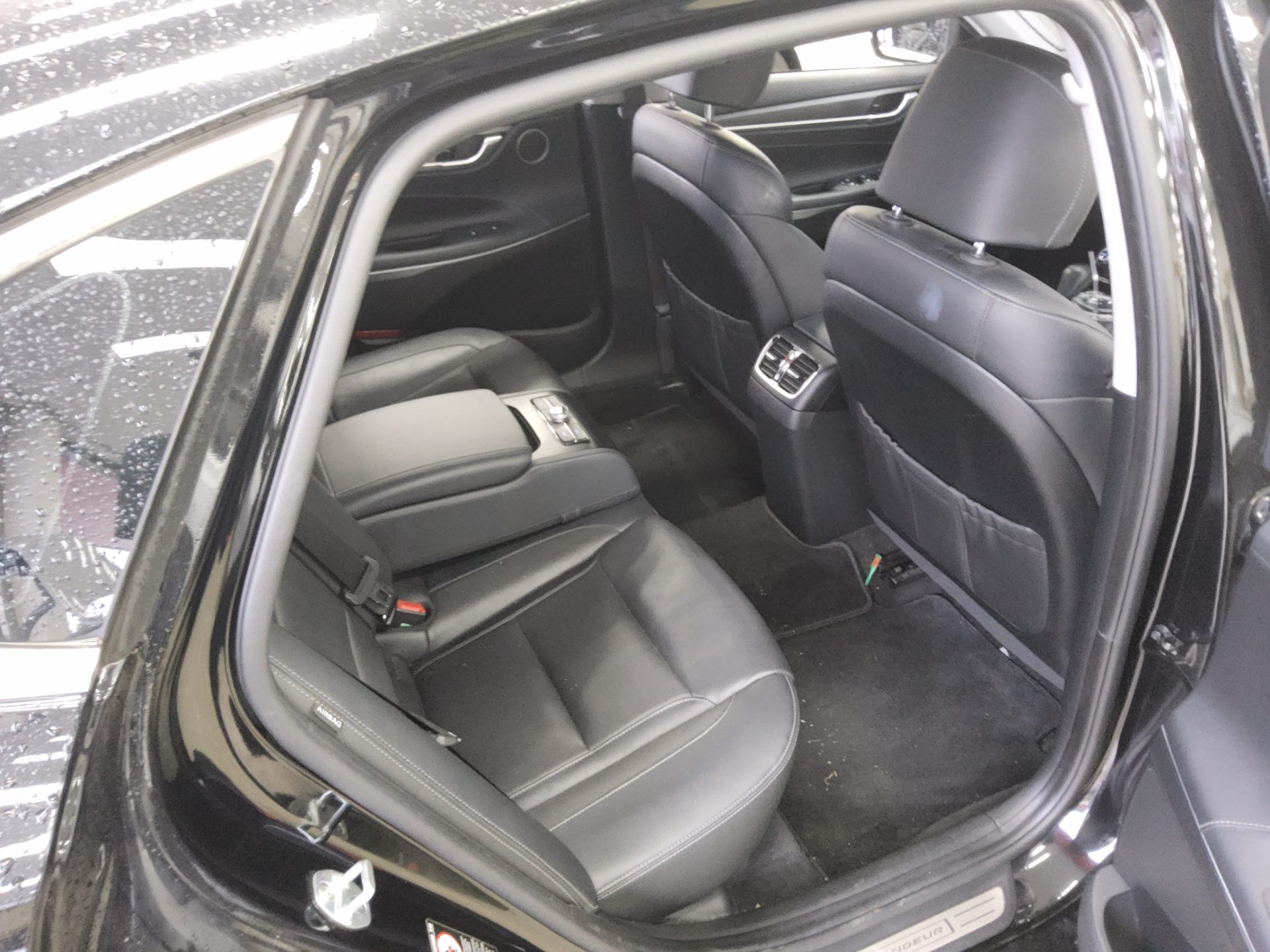 HYUNDAI GRANDEUR IG 3.0 GDi EXCLUSIVE 2018 - zdjęcie 13