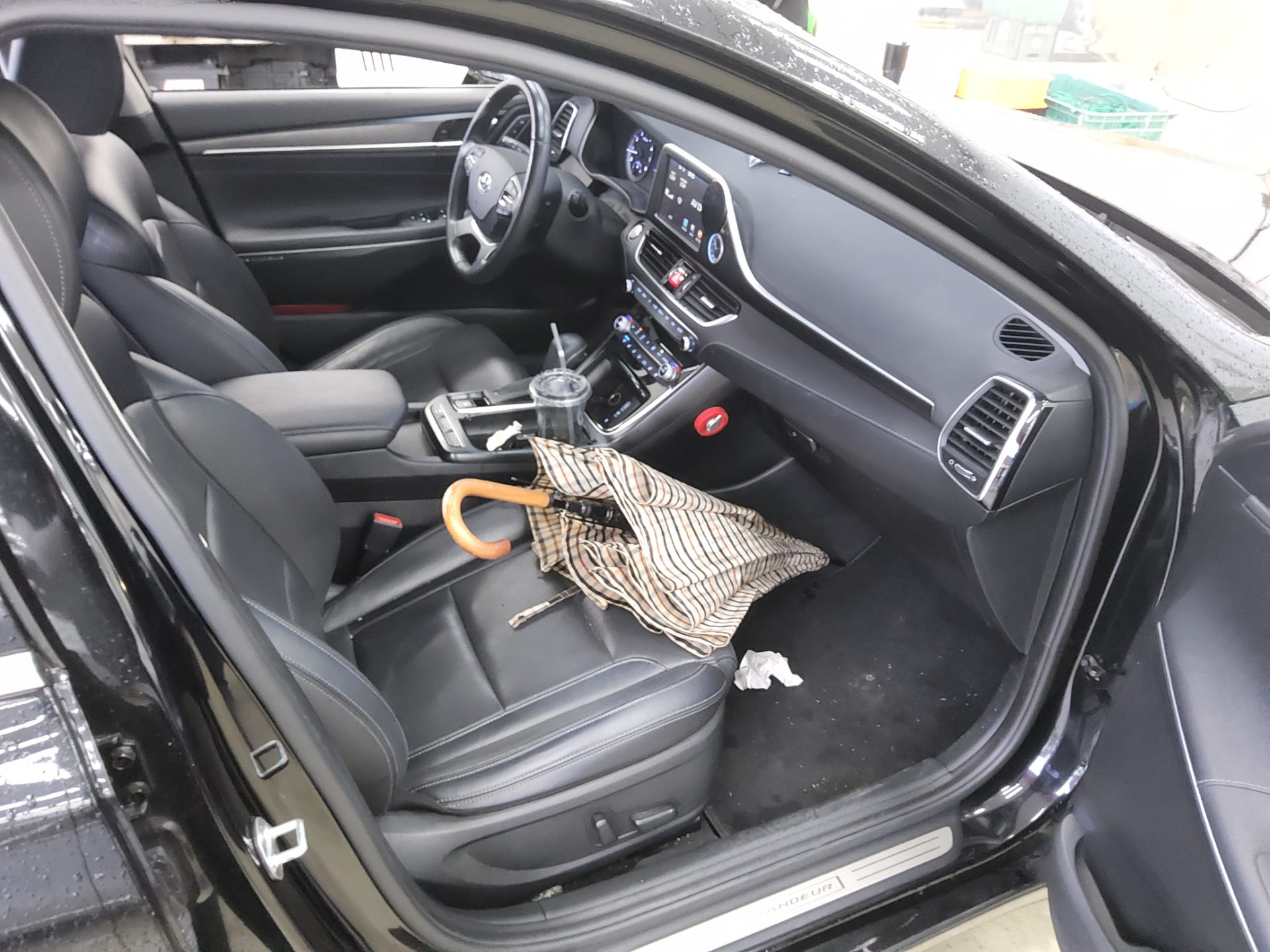 HYUNDAI GRANDEUR IG 3.0 GDi EXCLUSIVE 2018 - zdjęcie 14