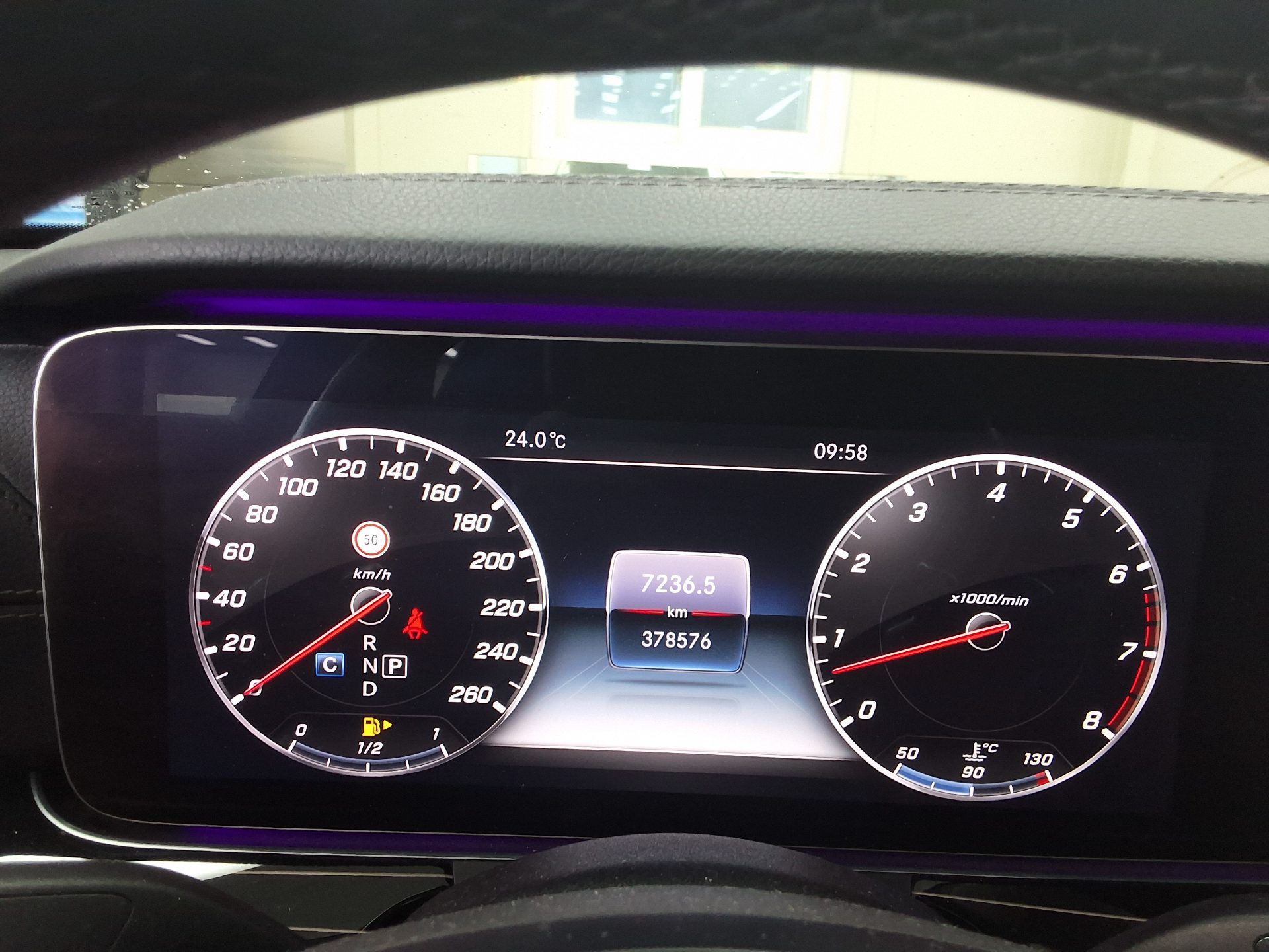 MERCEDES-BENZ E-CLASS (5TH GEN) E400 4MATIC EXCLUSIVE 2018 - zdjęcie 10