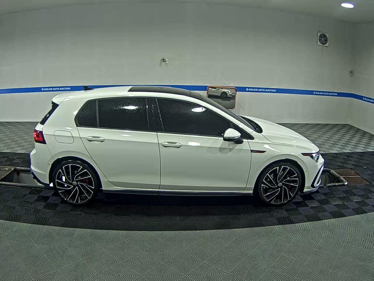 VOLKSWAGEN GOLF (8TH GEN) 2.0 GTI 2024 - zdjęcie 4