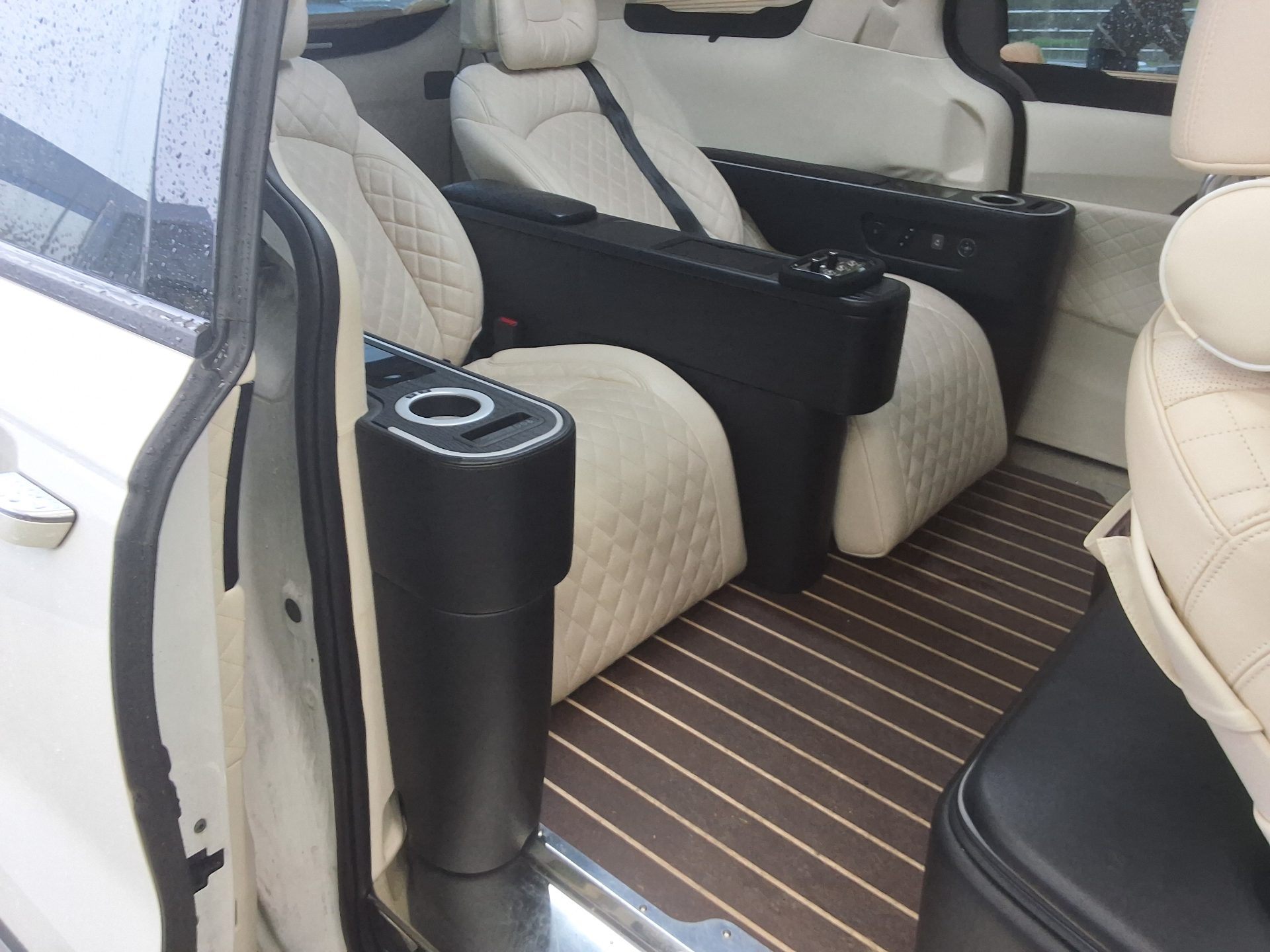 KIA NEW CARNIVAL (KA4) HI-LIMOUSINE SPECIAL BODY MAJOR CAR 2023 - zdjęcie 14