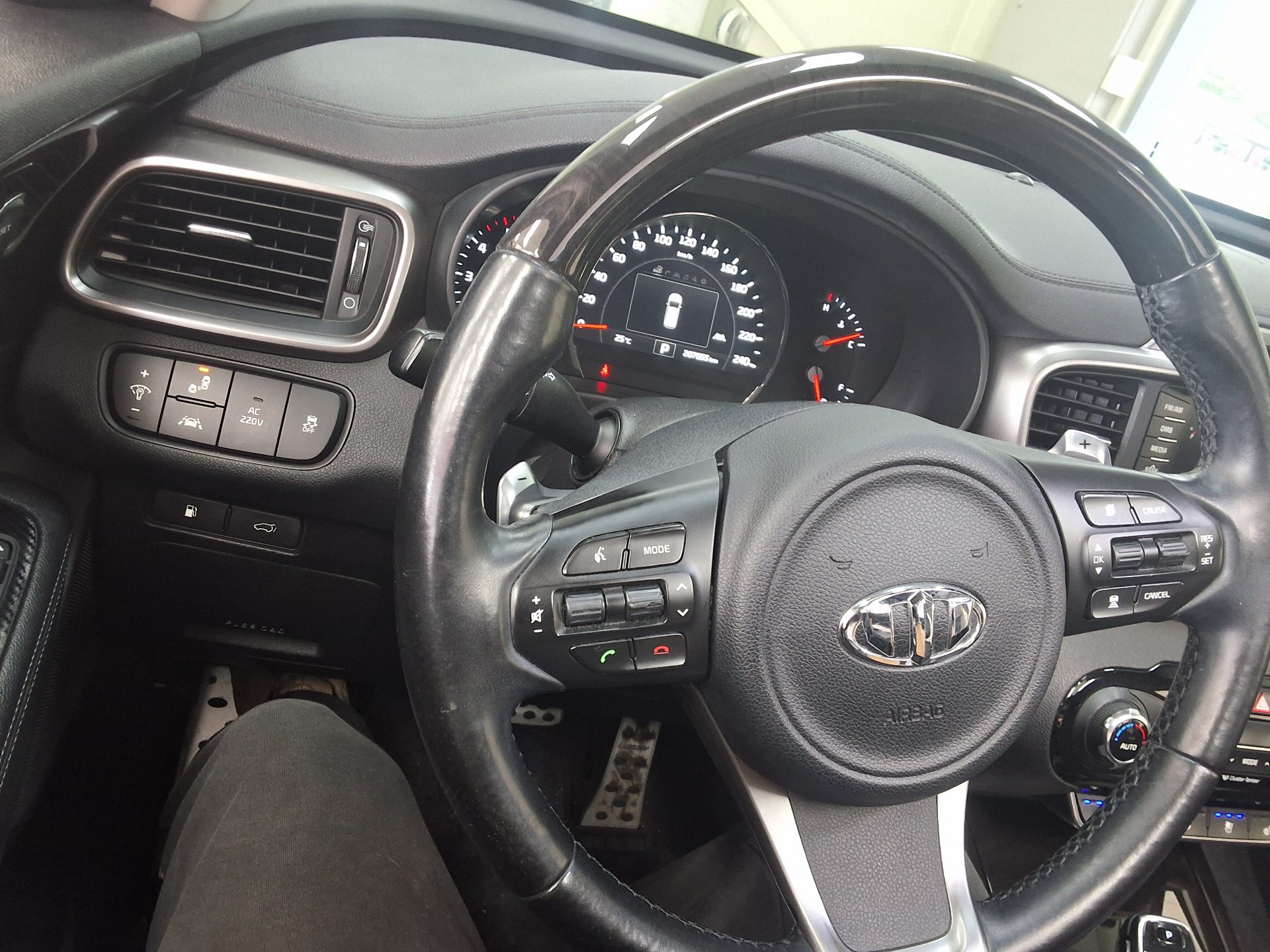 KIA ALL NEW SORENTO R2.0 2WD NOBLESSE SPECIAL 2016 - zdjęcie 23
