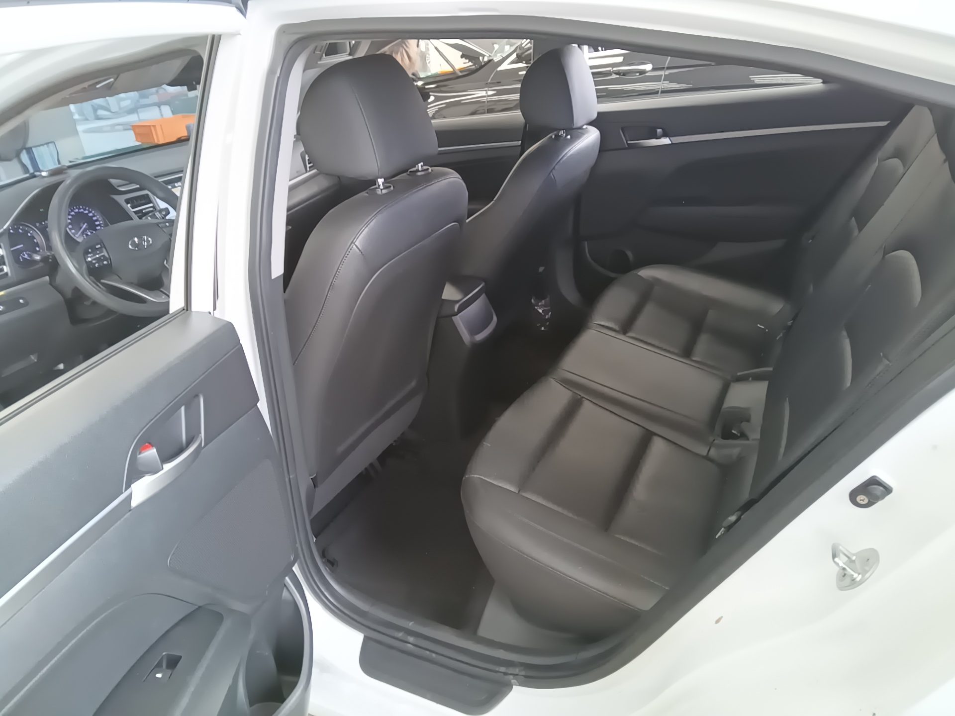 HYUNDAI THE NEW AVANTE AD 1.6 GASOLINE SMART CHOICE 2020 - zdjęcie 12