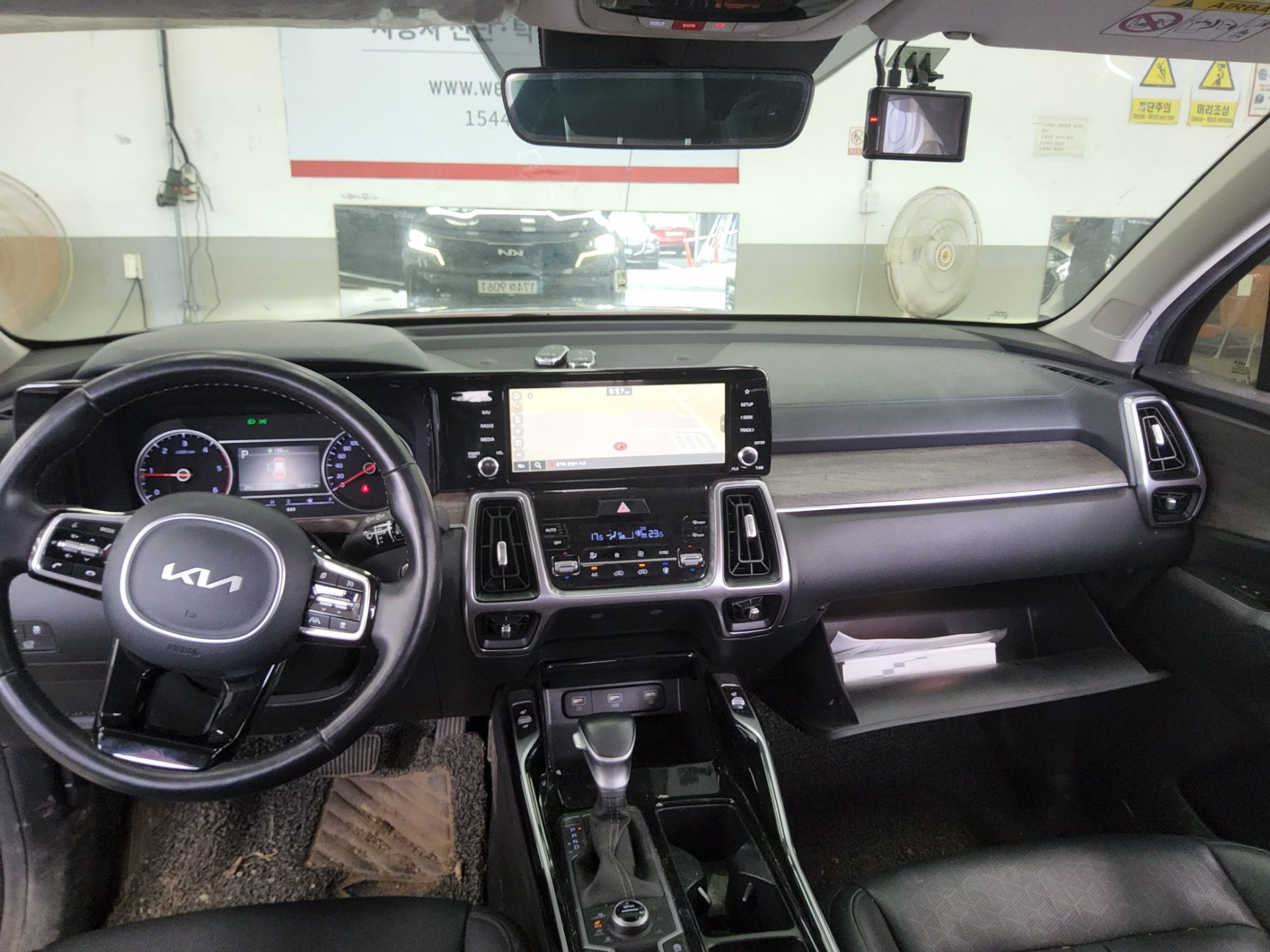 KIA NEW SORENTO (MQ4) 2.2 DIESEL 4WD PRESTIGE 2023 - zdjęcie 11