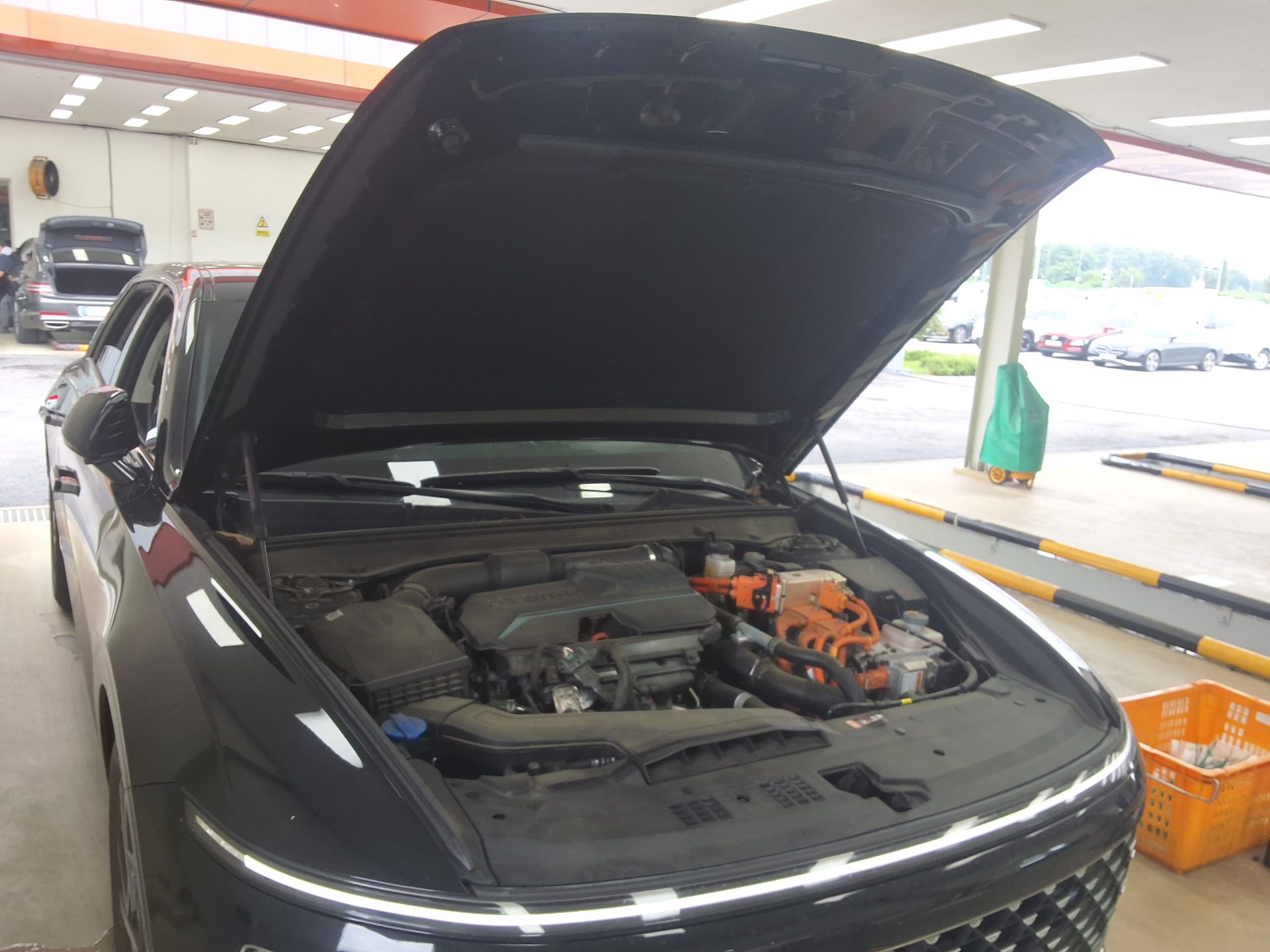 HYUNDAI THE ALL NEW GRANDEUR HYBRID 1.6 HYBRID PREMIUM 2023 - zdjęcie 18
