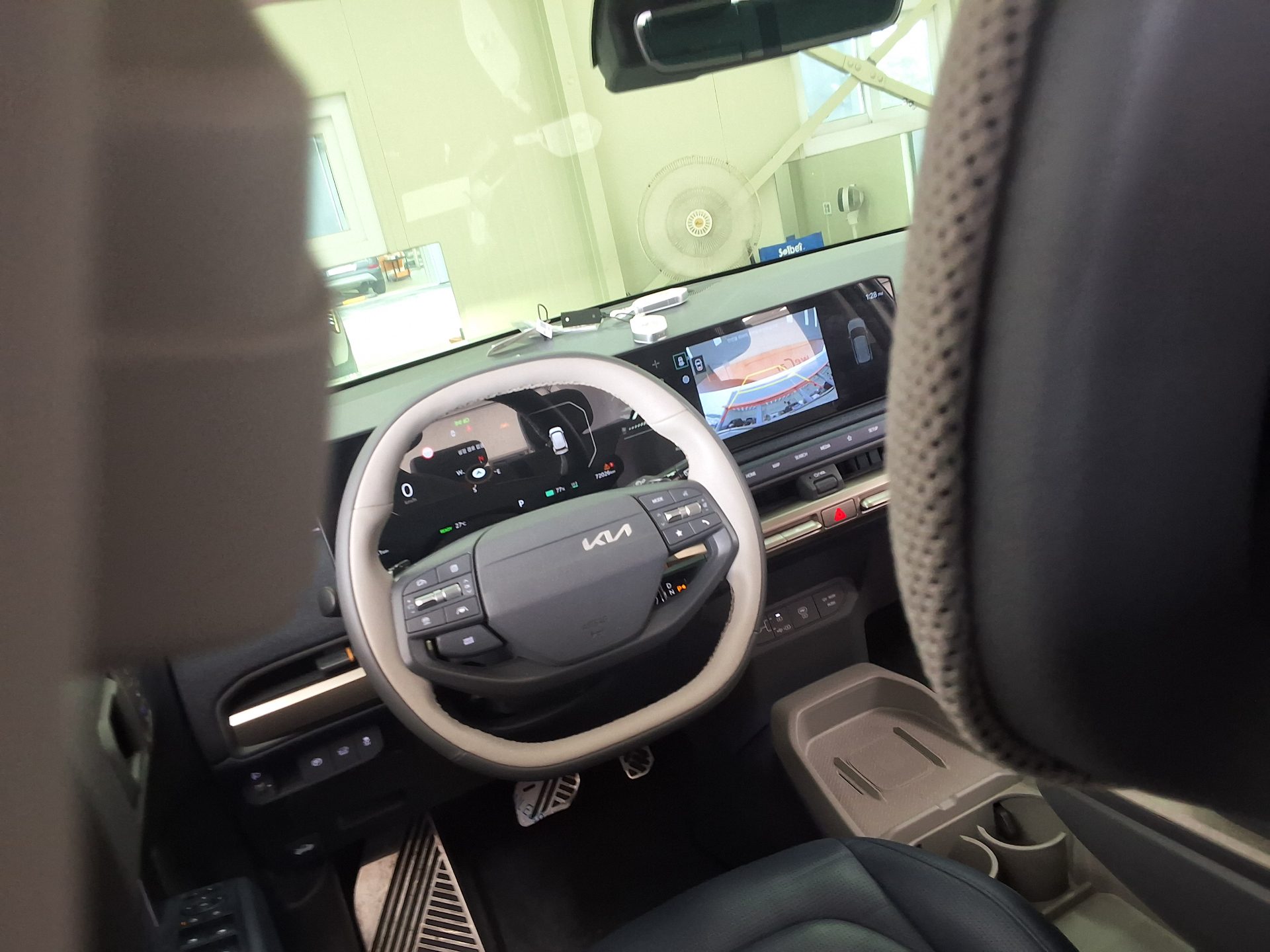 KIA EV3 STANDARD EARTH 2025 - zdjęcie 12