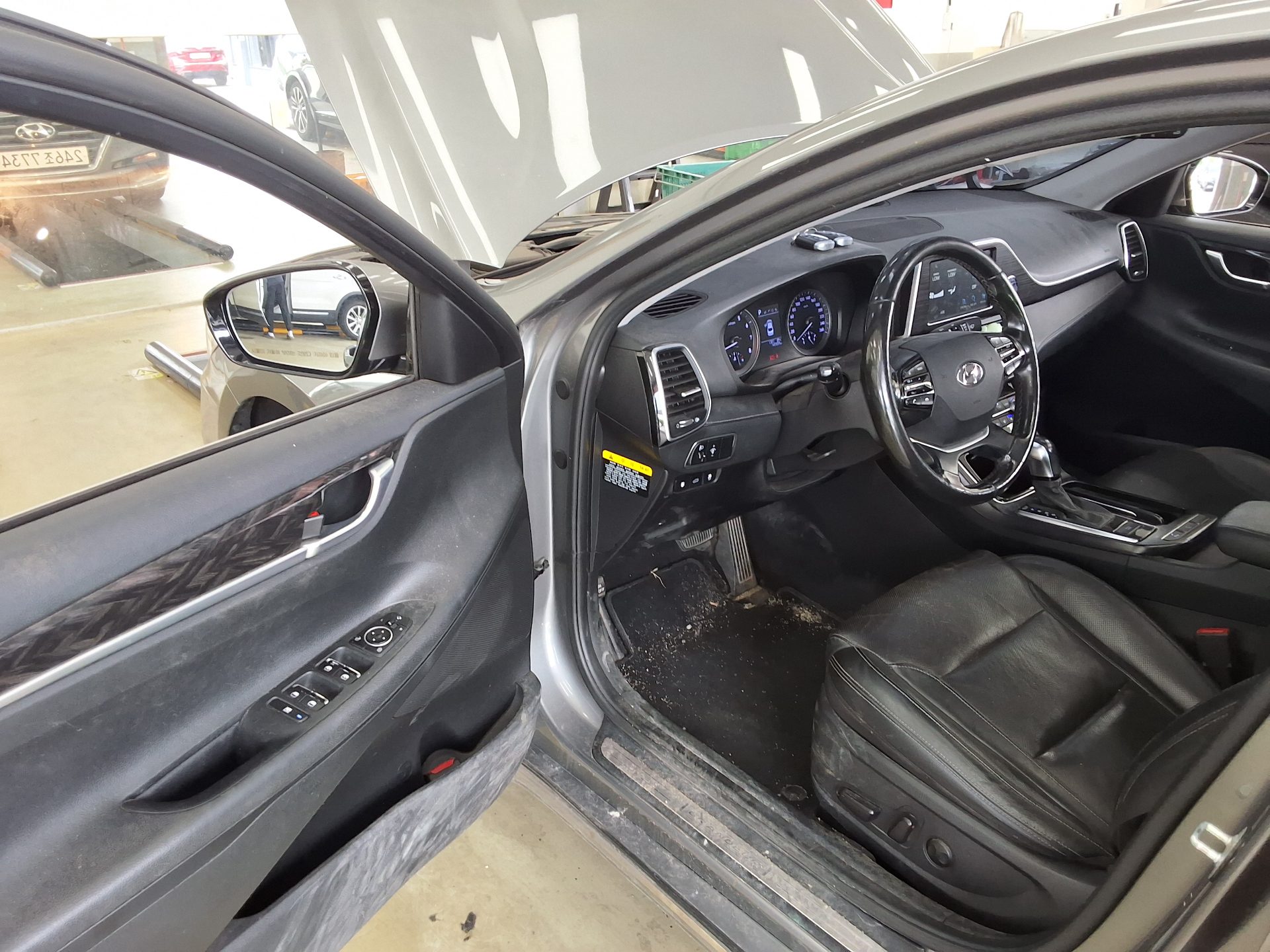 HYUNDAI GRANDEUR IG 3.0 LPi RENTAL CAR MODERN 2019 - zdjęcie 11