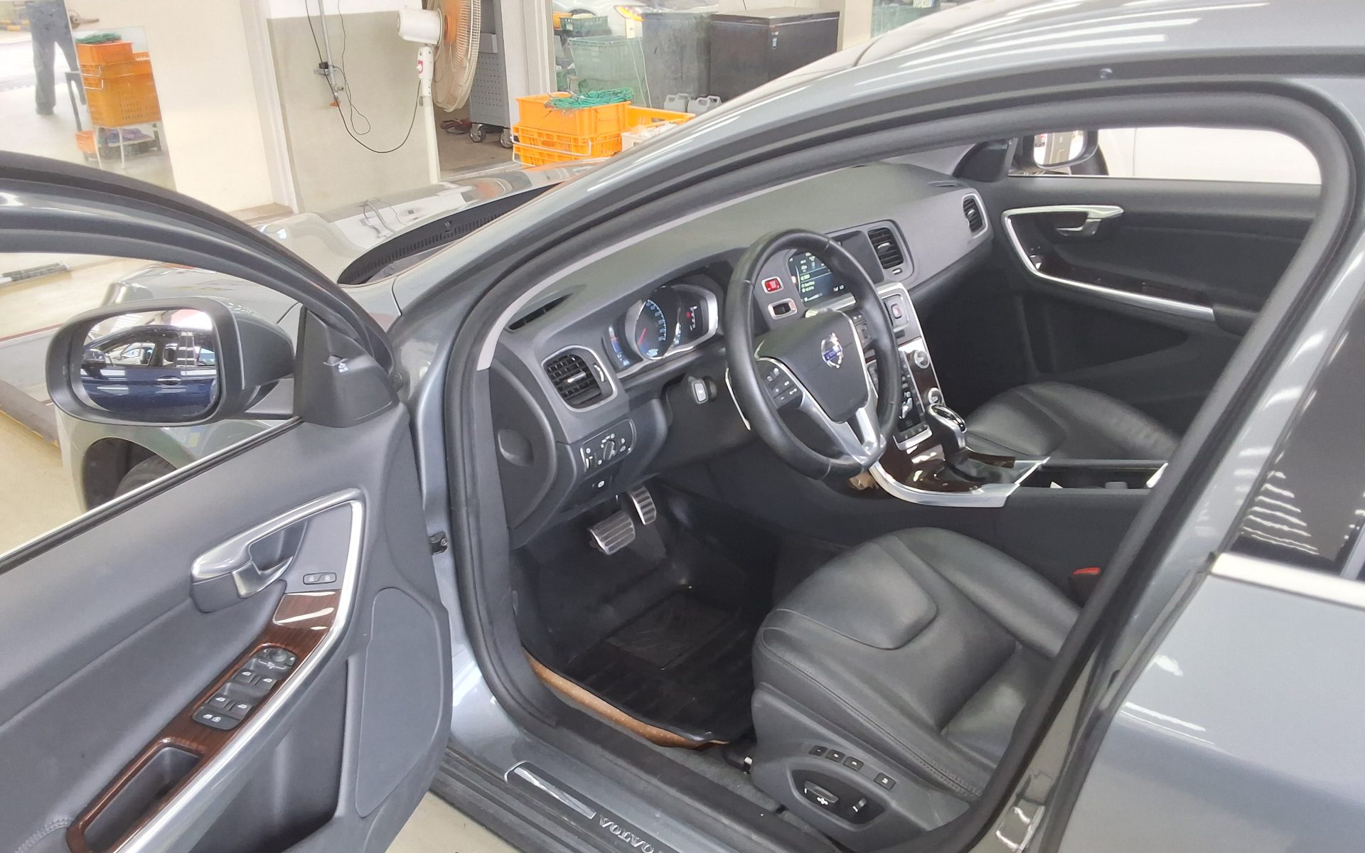 VOLVO S60 (2ND GEN) D4 SUMMUM 2016 - zdjęcie 10