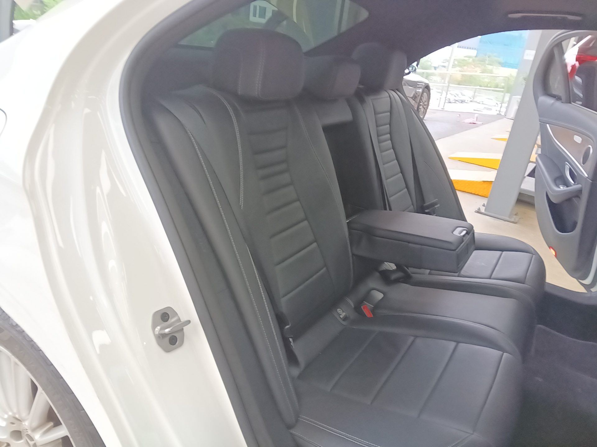 MERCEDES-BENZ E-CLASS (5TH GEN) E250 EXCLUSIVE 2021 - zdjęcie 21