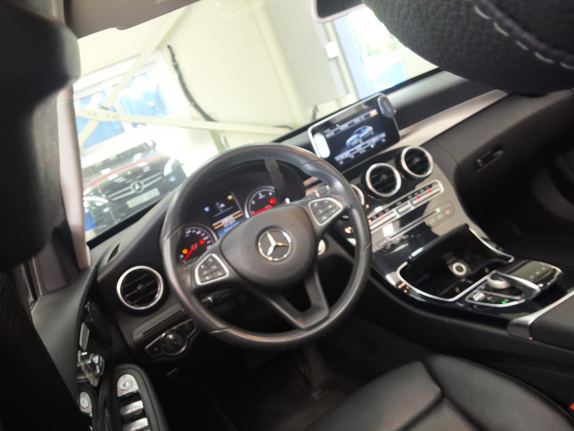 MERCEDES-BENZ C-CLASS (4TH GEN) C200 d 2017 - zdjęcie 12