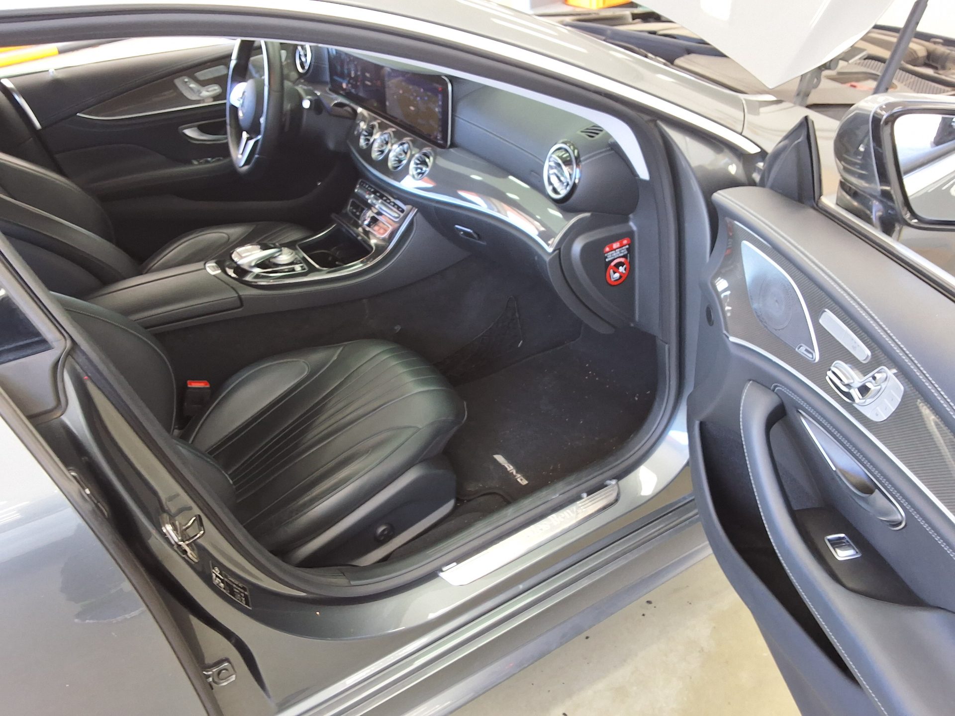 MERCEDES-BENZ CLS-CLASS (3RD GEN) CLS 300d AMG LINE 2019 - zdjęcie 15