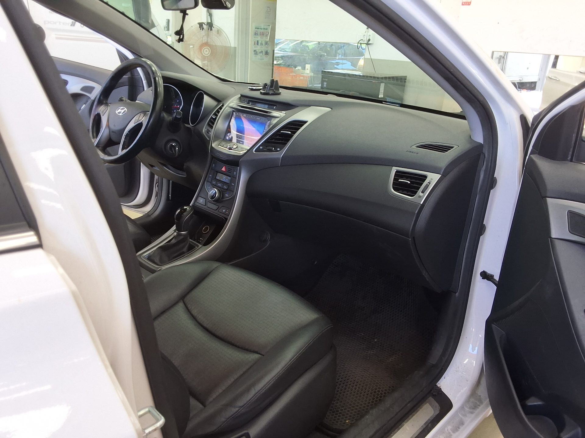 HYUNDAI THE NEW AVANTE MD 1.6 GDi SMART 2014 - zdjęcie 14