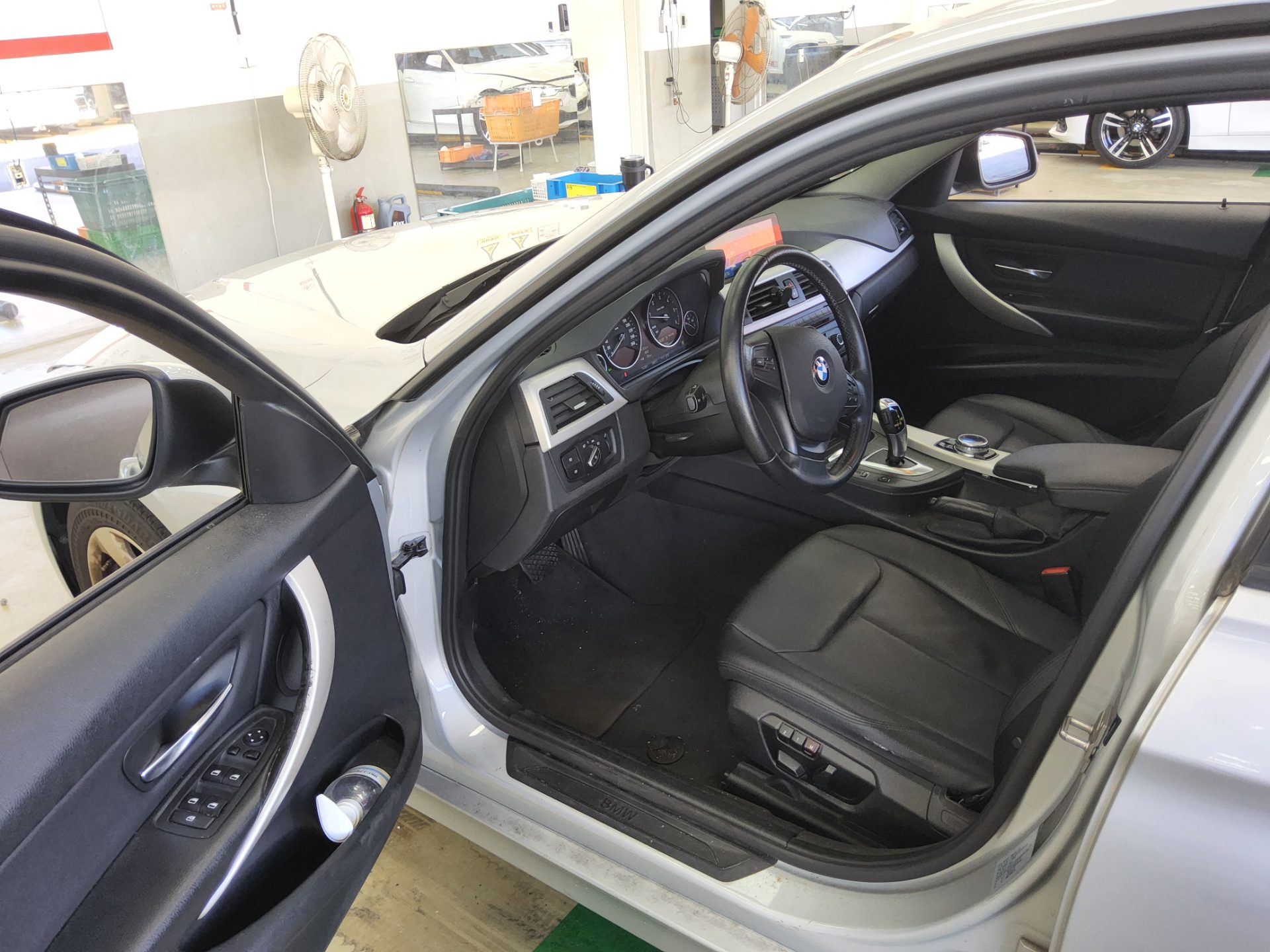 BMW 3 SERIES (6TH GEN) 320d ED EDITION 2014 - zdjęcie 10