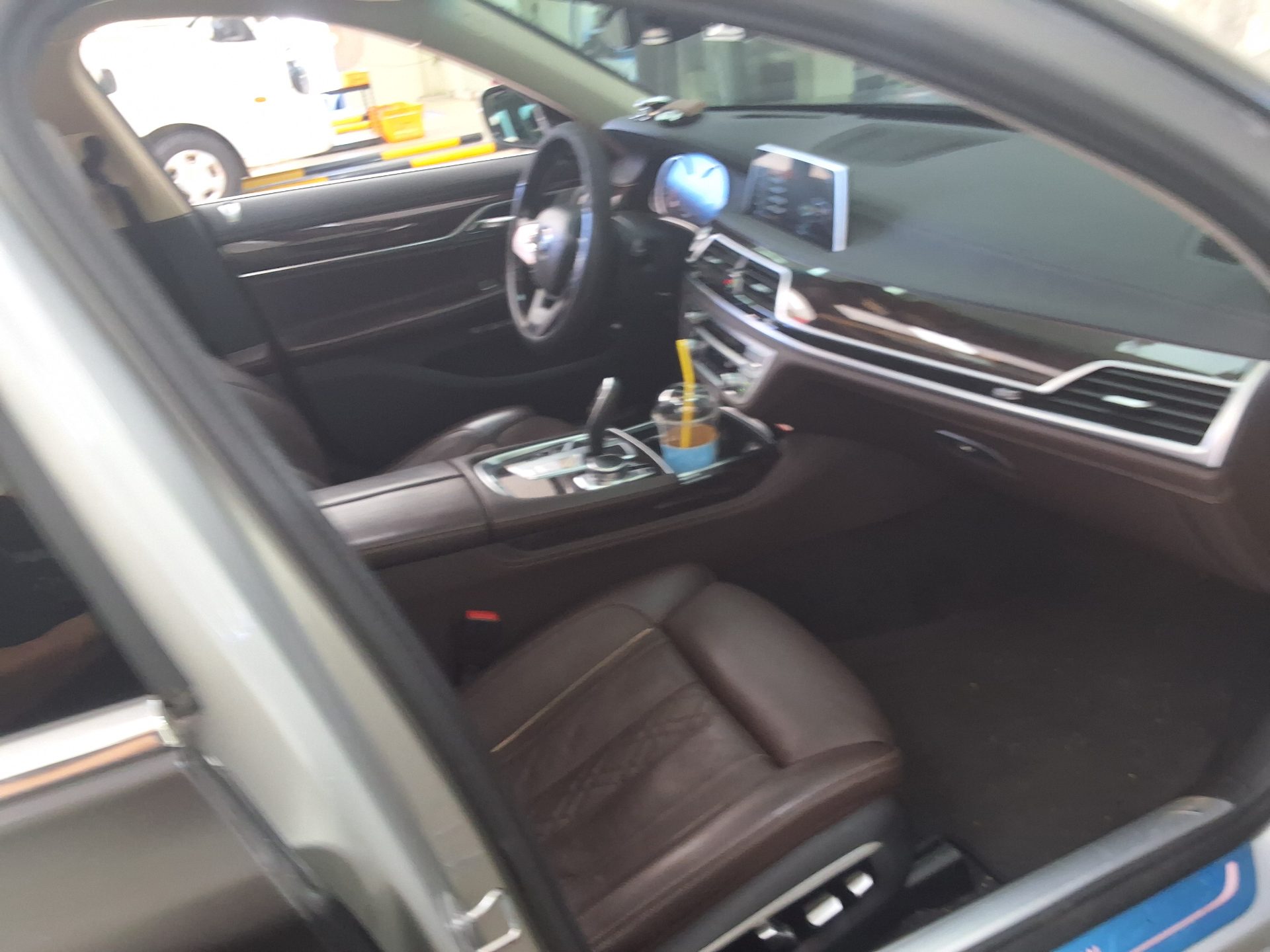 BMW 7 SERIES (6TH GEN) 740Ld xDRIVE 2016 - zdjęcie 15
