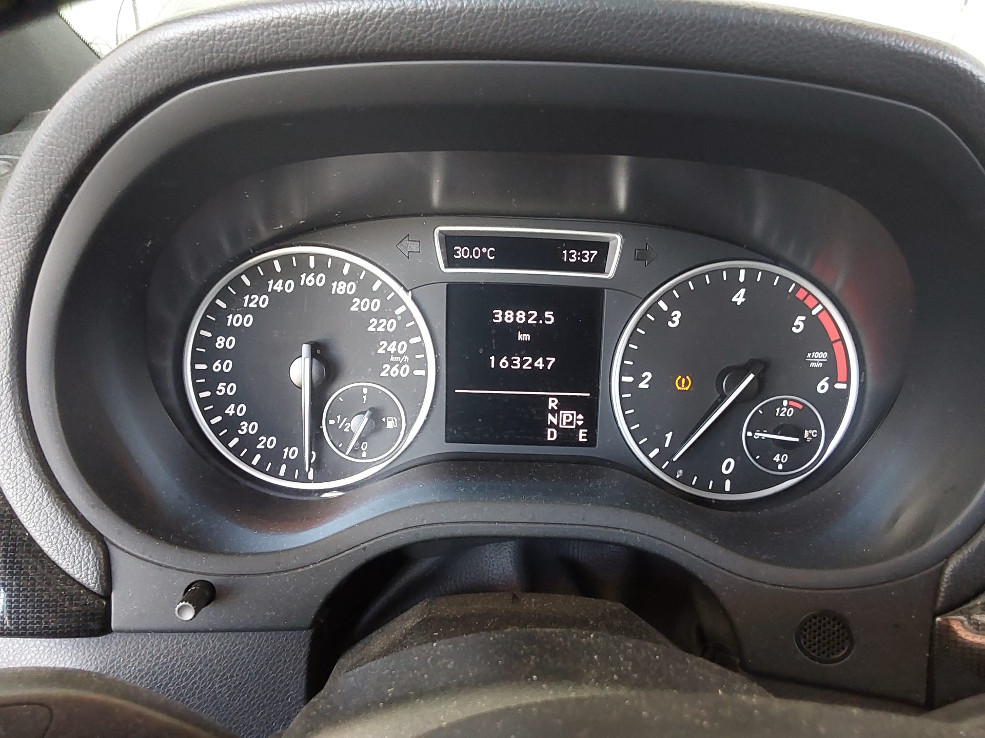 MERCEDES-BENZ B-CLASS (2ND GEN) B200 CDI BLUE EFFICIENCY 2015 - zdjęcie 9