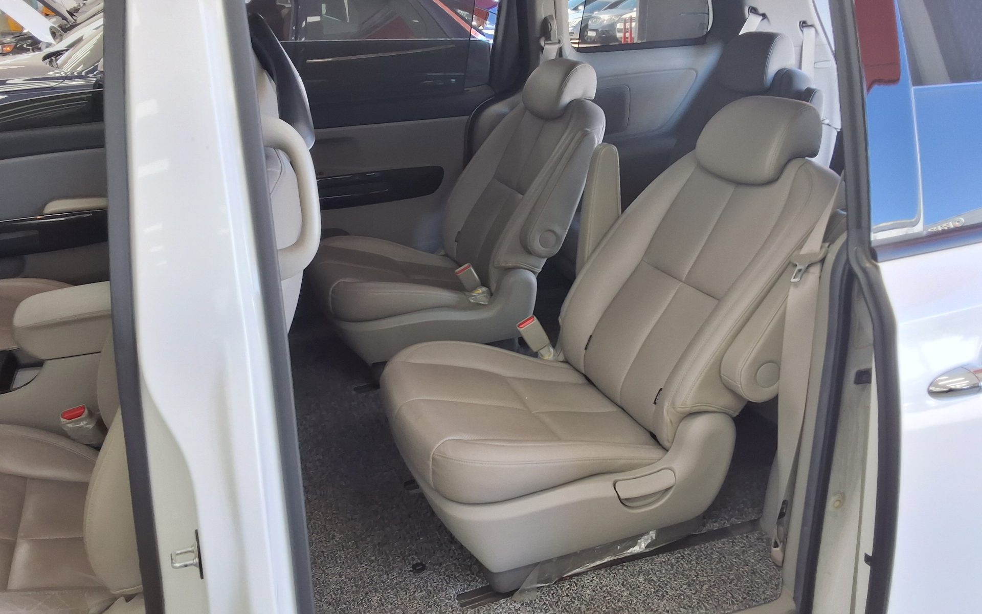 KIA THE NEW CARNIVAL 9-SEATER GASOLINE NOBLESSE SPECIAL 2019 - zdjęcie 12