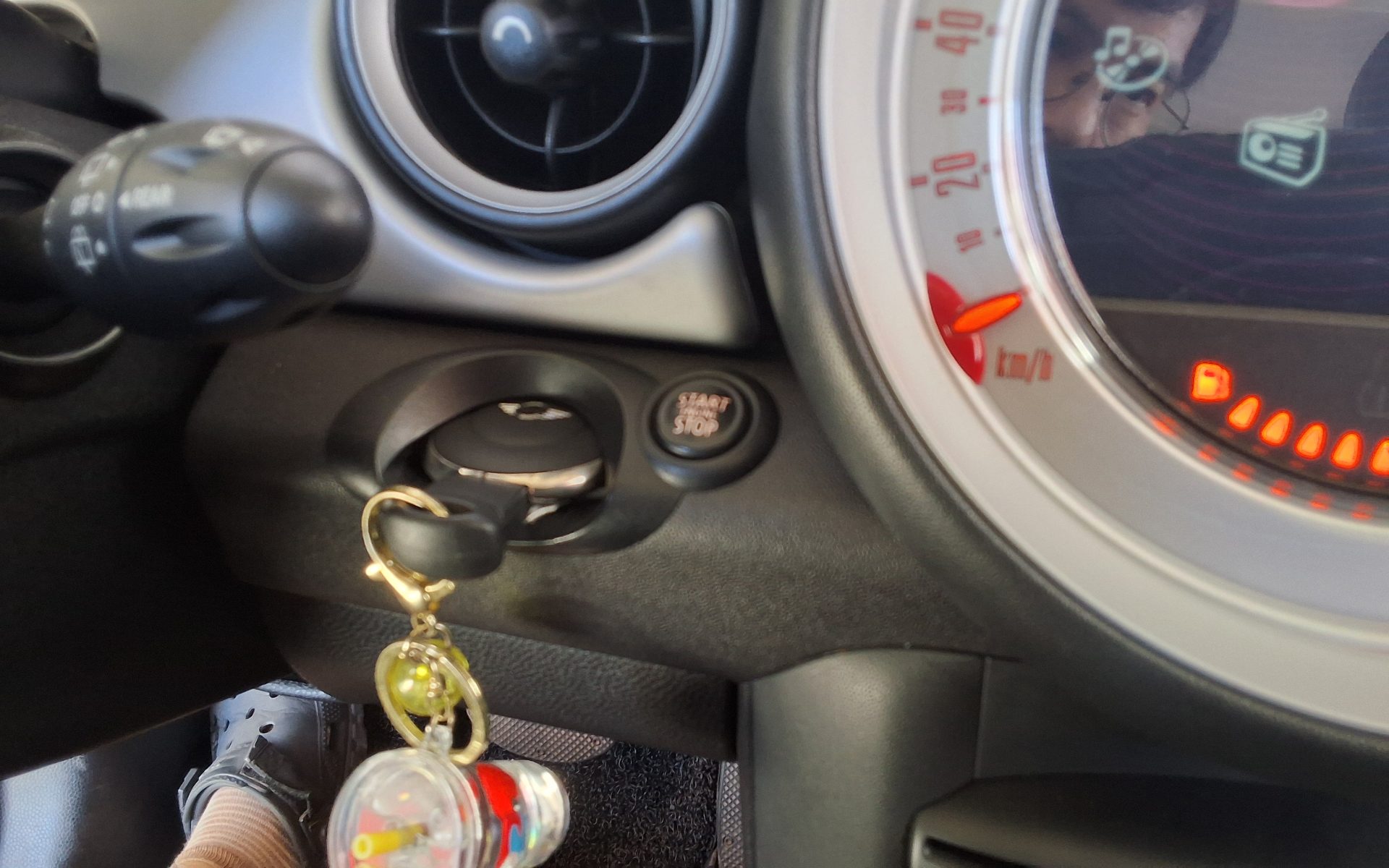 MINI COOPER (2ND GEN) 2.0 D SE 2013 - zdjęcie 15