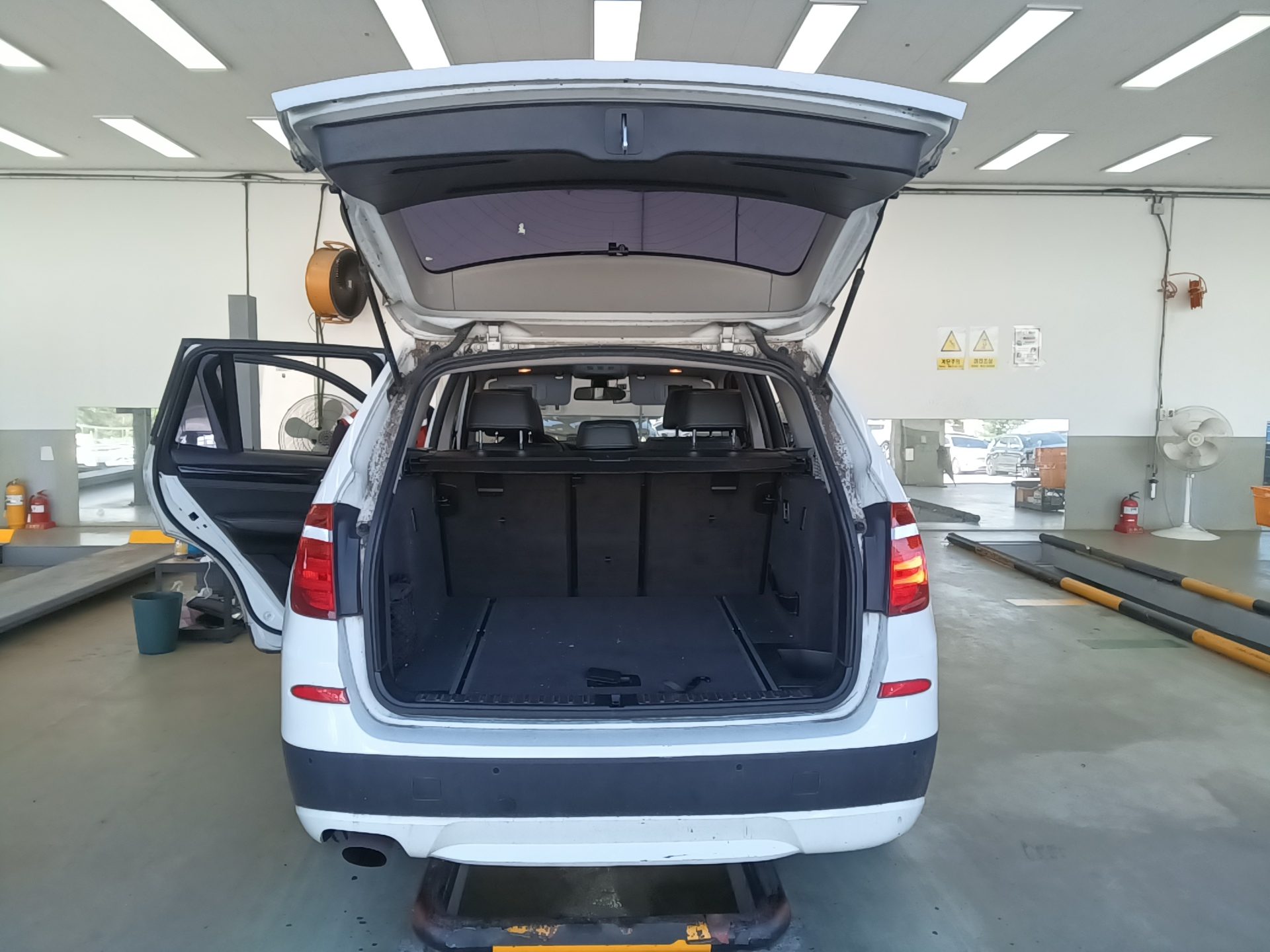 BMW X3 (2ND GEN) 20d xDRIVE HIGH 2012 - zdjęcie 15