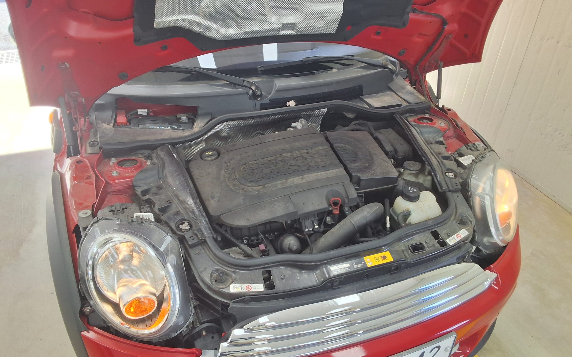 MINI COOPER (2ND GEN) 2.0 D SE 2013 - zdjęcie 17