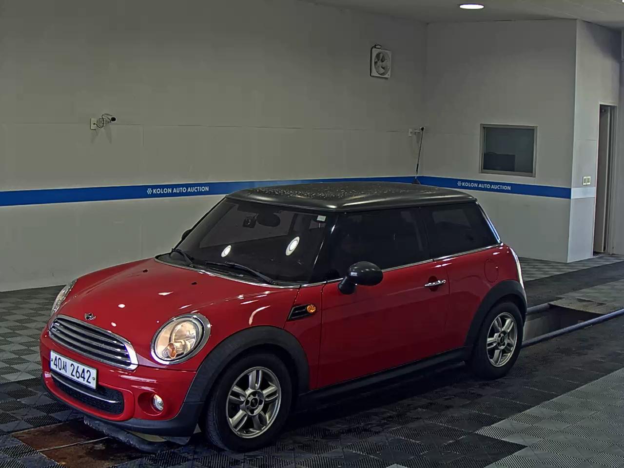 MINI COOPER (2ND GEN) 2.0 D SE 2013 - zdjęcie 2